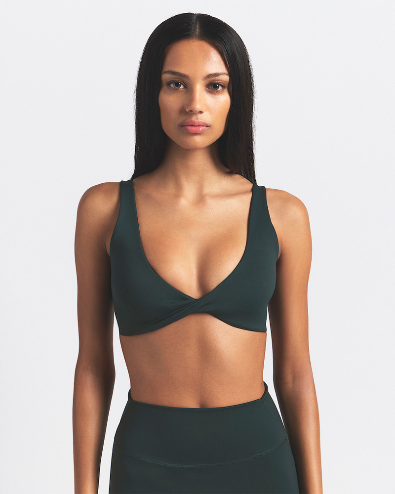 NikeSKIMS Matte Women's Twist-Front Bra 1