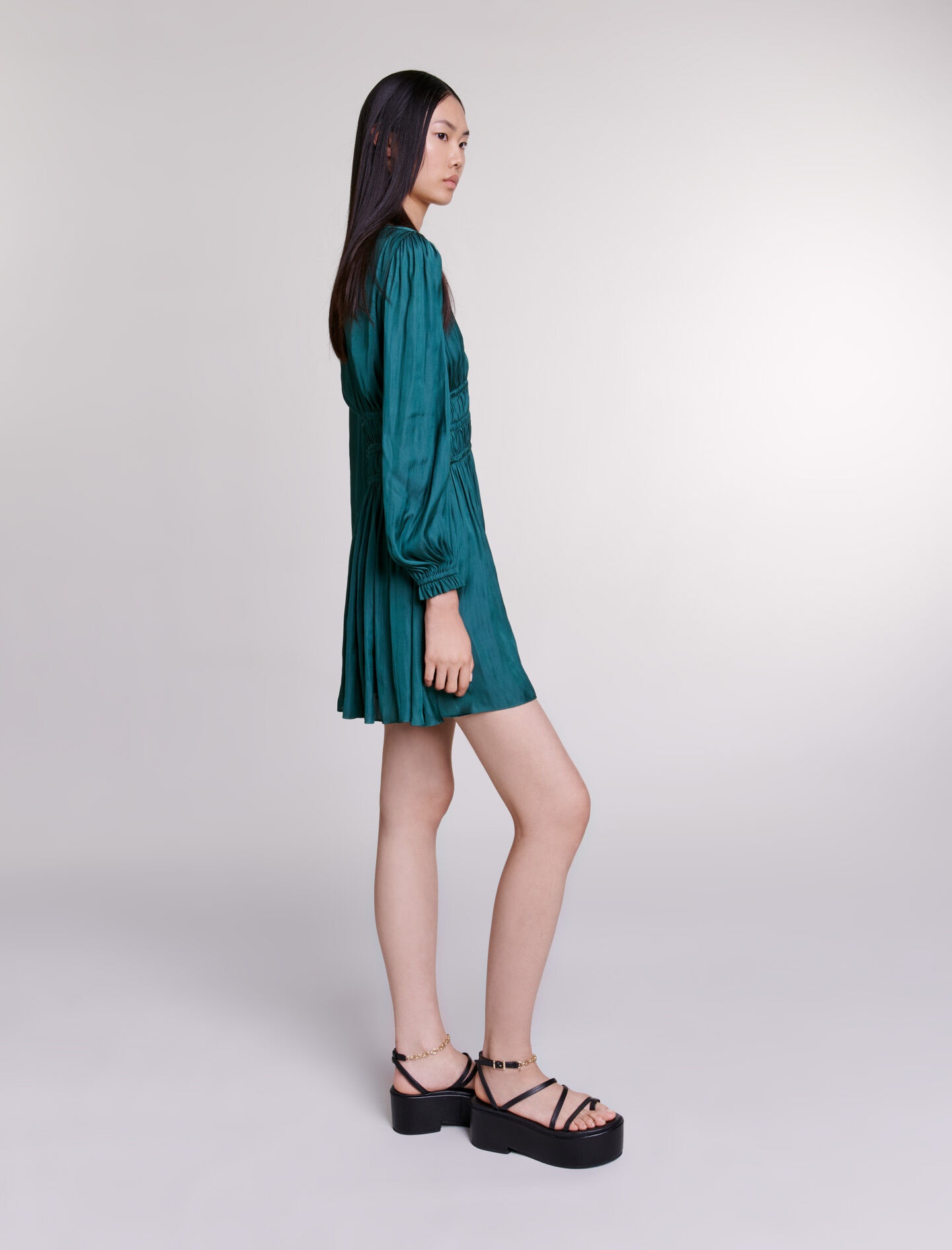 Short satin dress - 4