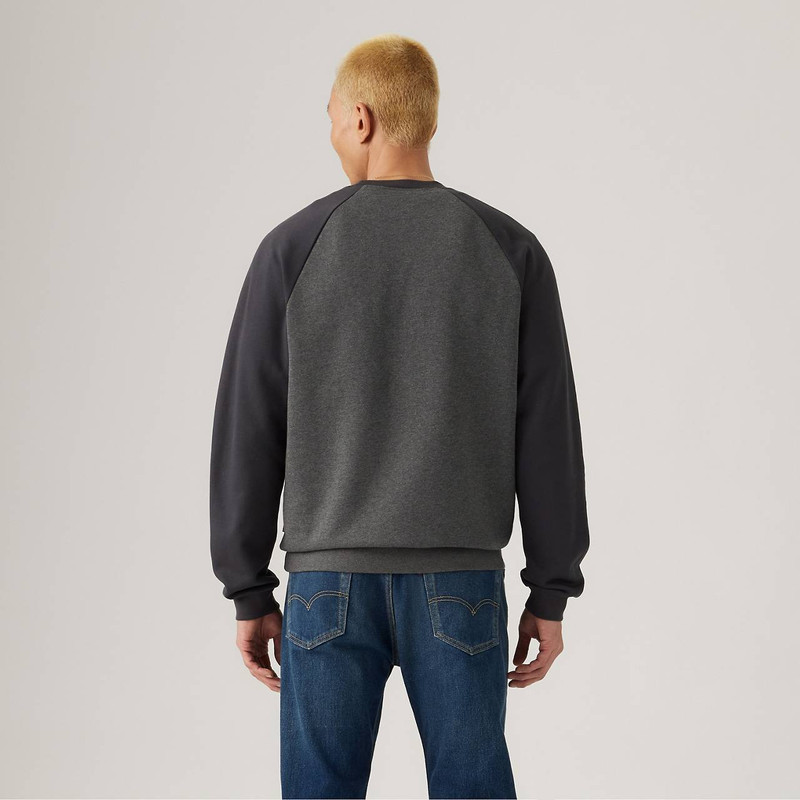 RED TAB™ CREWNECK SWEATSHIRT 4