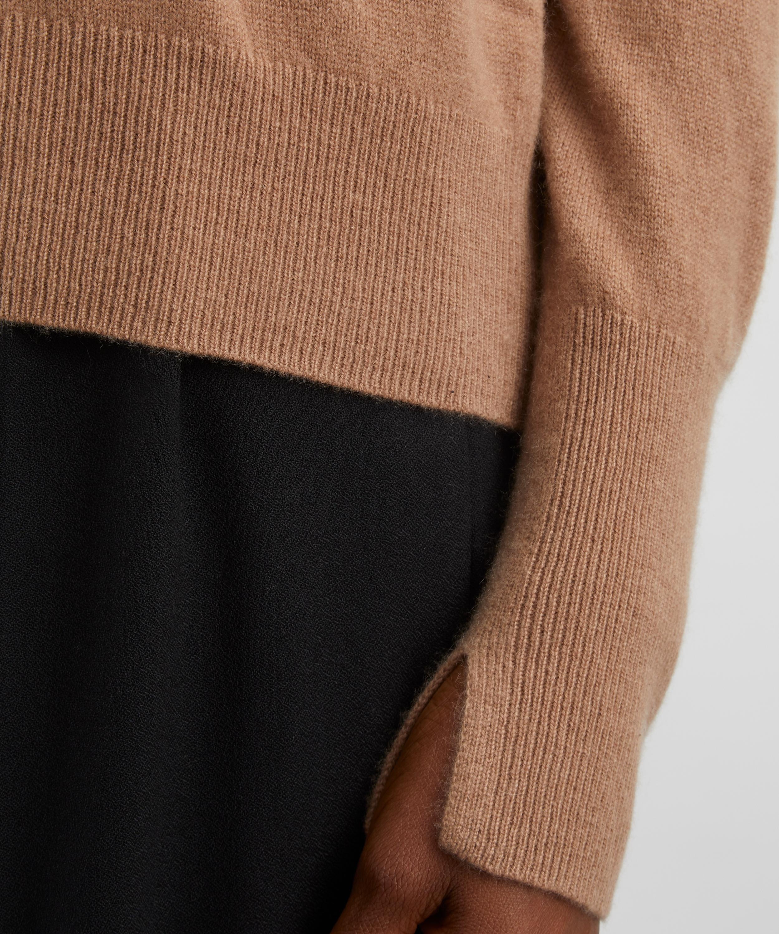 Light Pure Cashmere V-Neck Jumper - 5