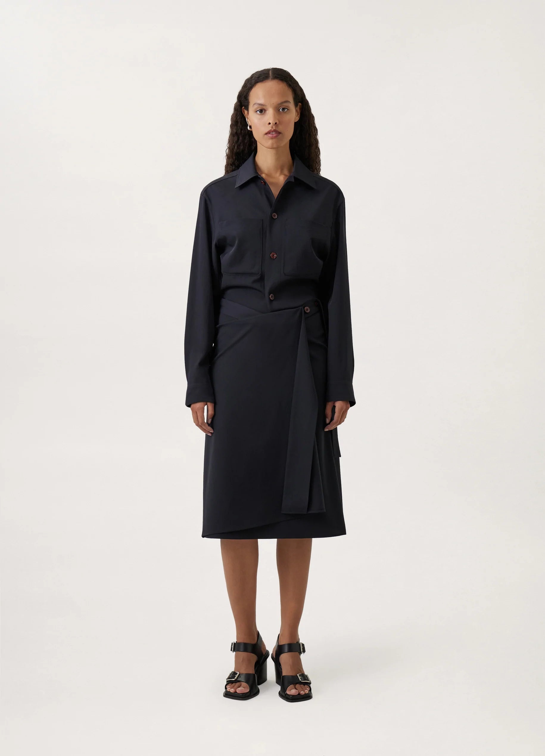 TWISTED WRAP OVER SKIRT
LIGHT WOOL GABARDINE - 2
