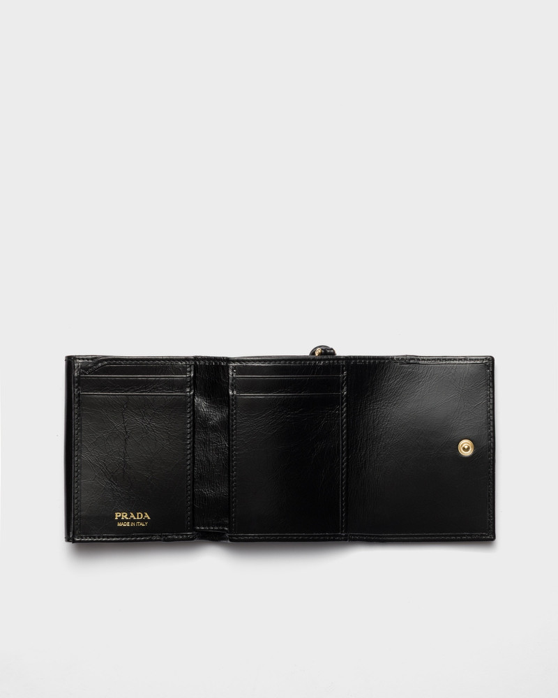 Prada Small leather wallet outlook