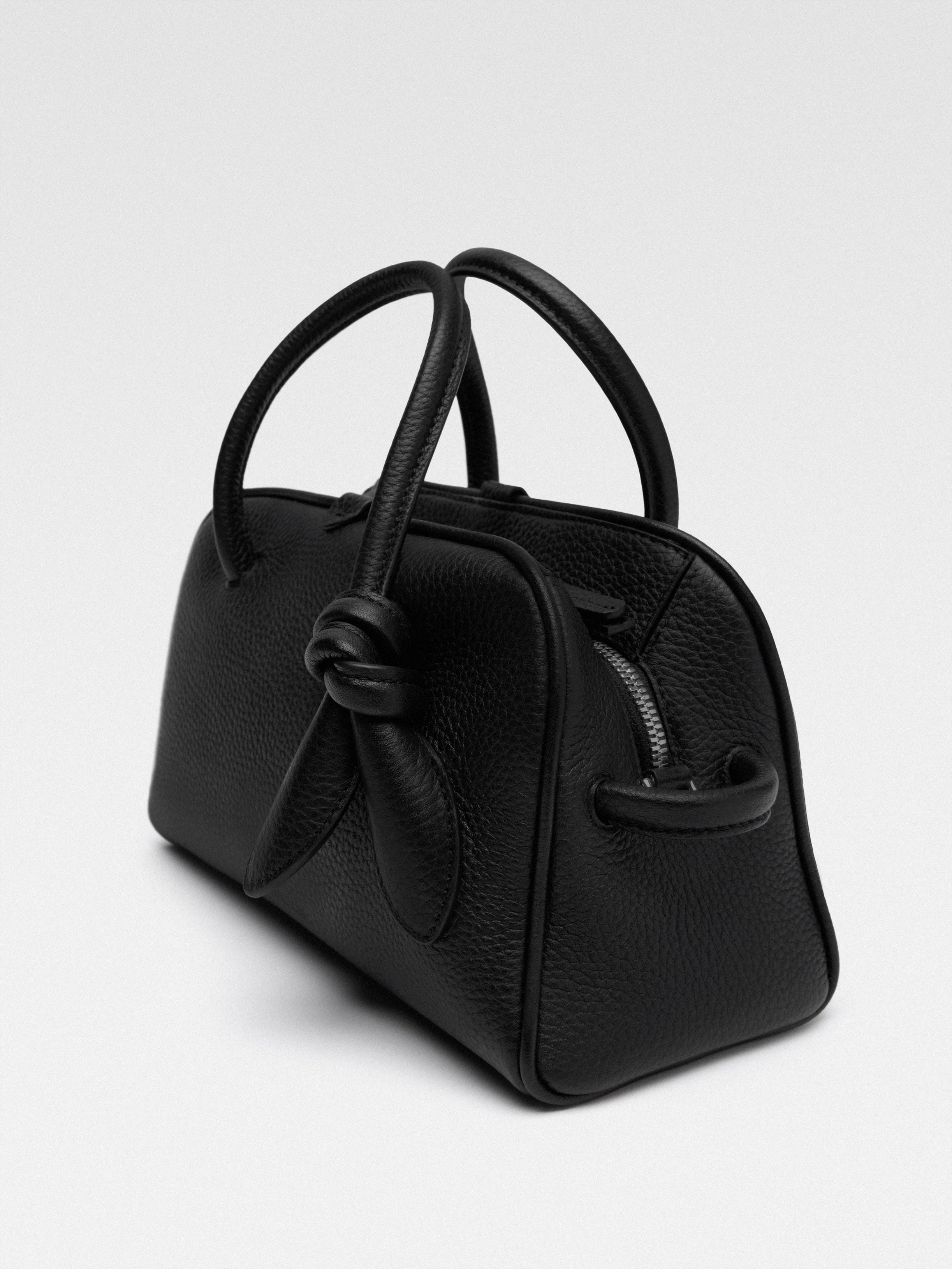 国内発【JACQUEMUS】Turismo リボン/ボウリングバッグ・スモール The small Turismo by JACQUEMUS | Official website
