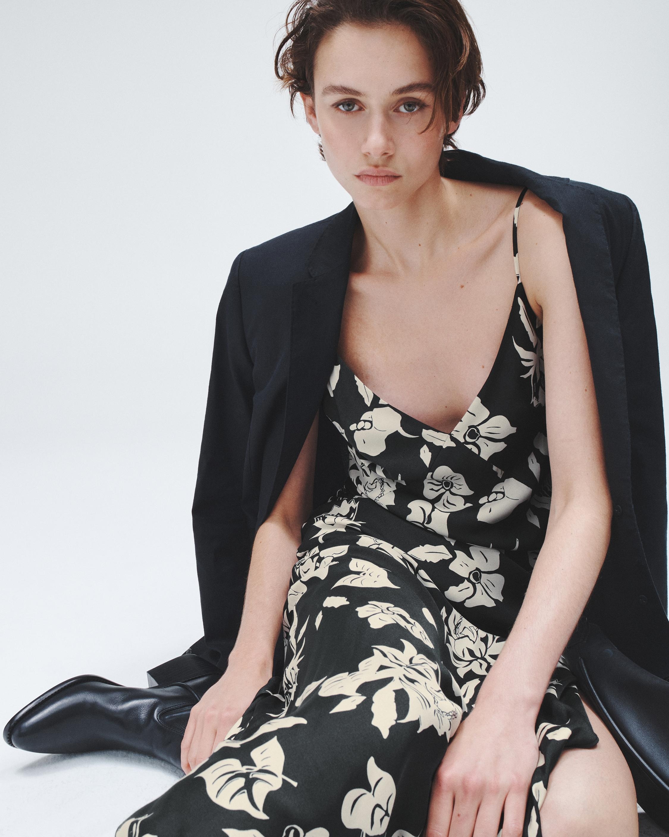 Larissa Printed Silk Dress
Maxi - 6