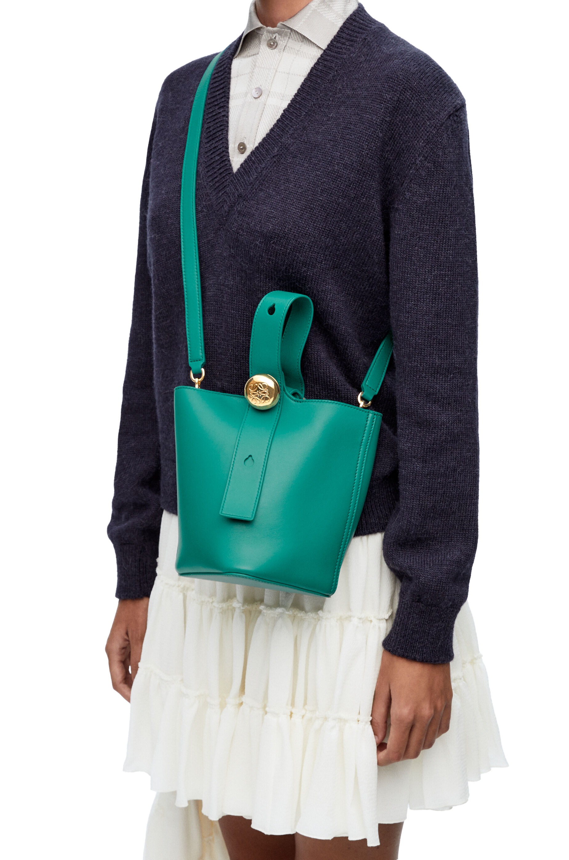 Mini Pebble Bucket bag in mellow calfskin - 3