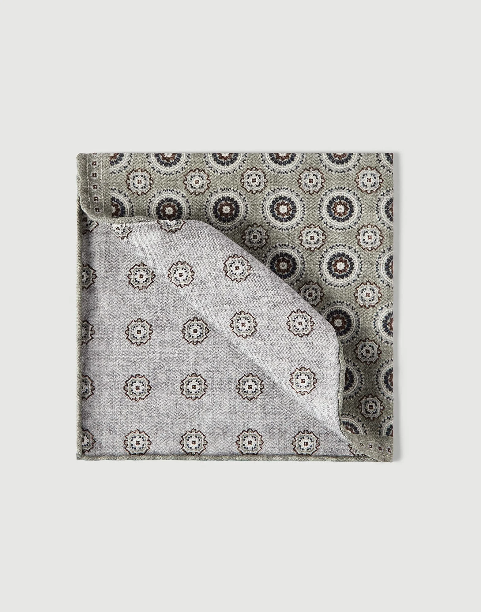 Silk pocket square with medallion design - 1