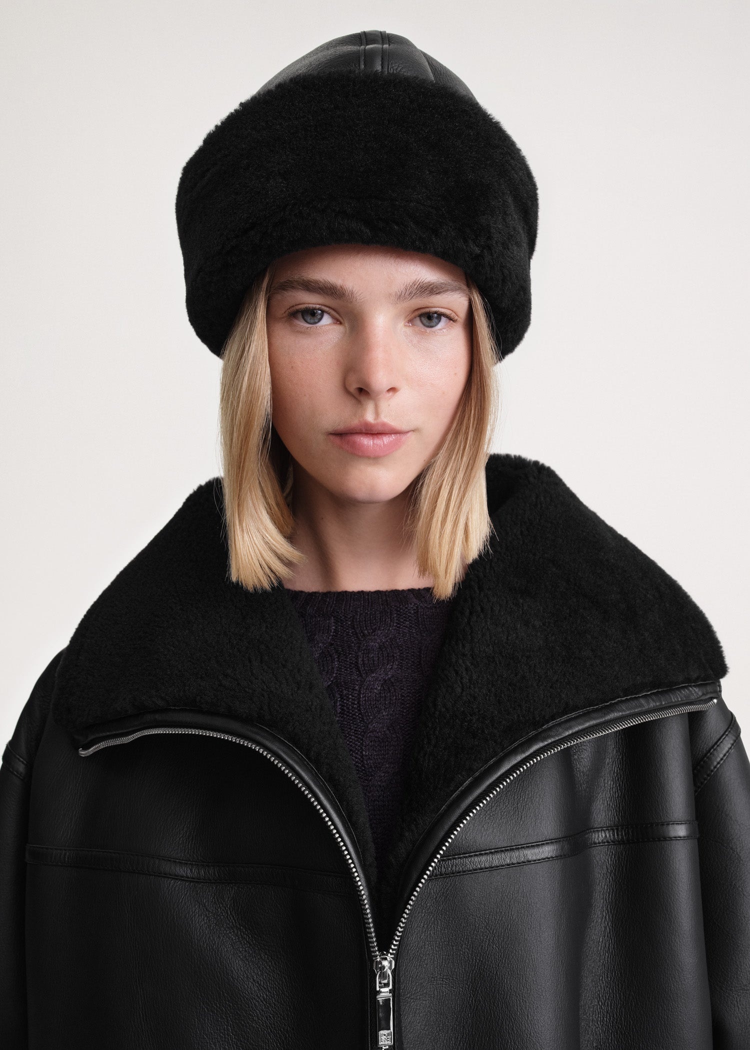 Shearling winter hat black - 1