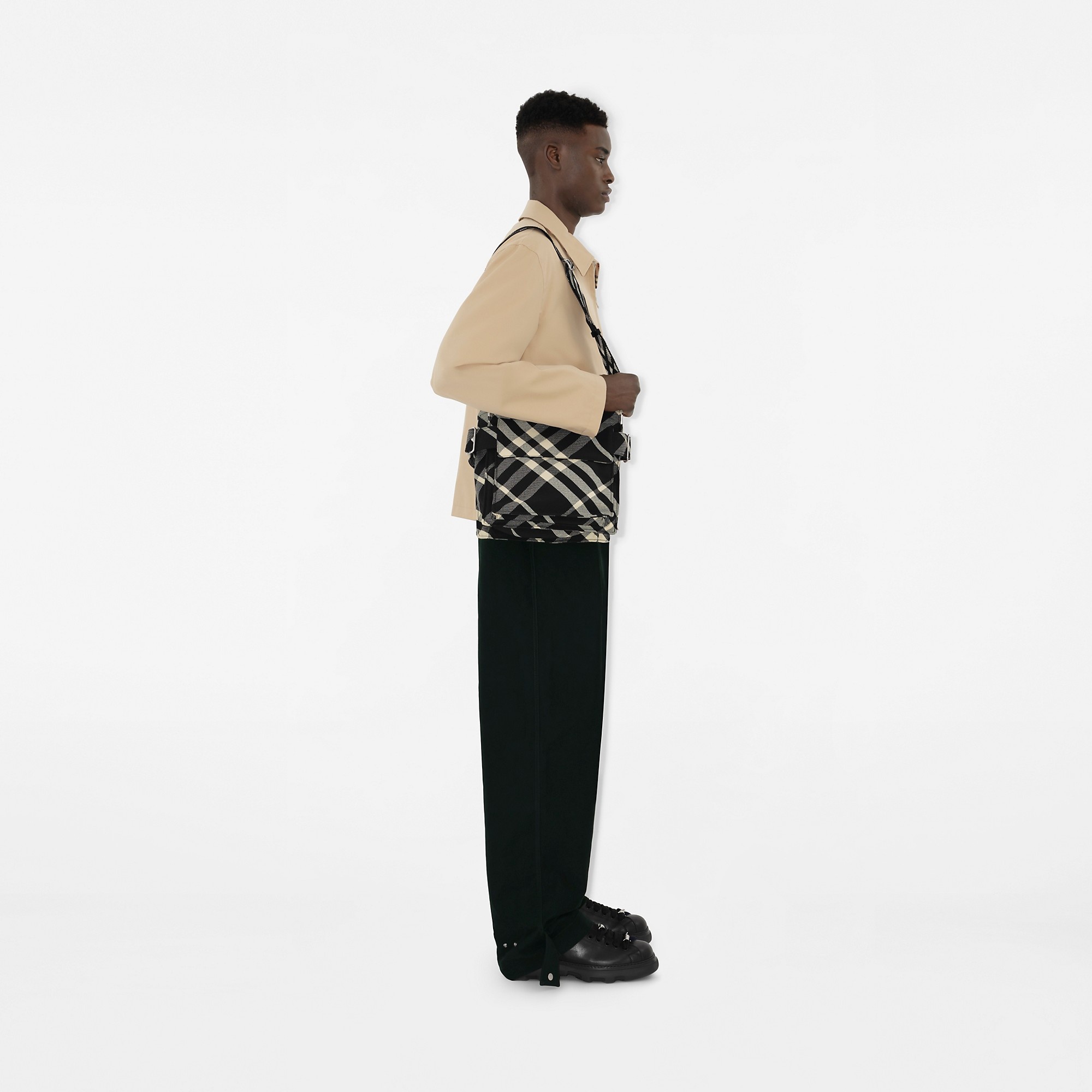 BURBERRY｜ ( Small Trench Tote (8091449)) Burberry Small Trench Tote Men | Heathrow Reserve & Collect