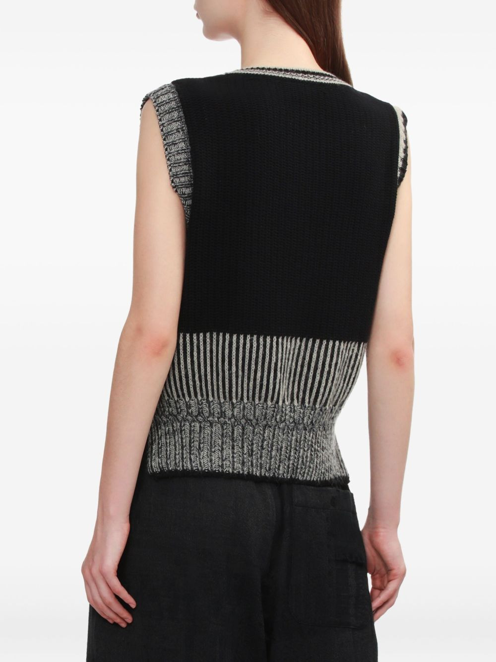 striped-knit sleeveless vest - 4