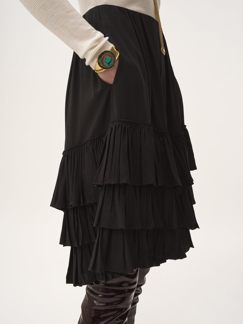RUFFLED TIERED SHORTS IN CRÊPE DE CHINE 4