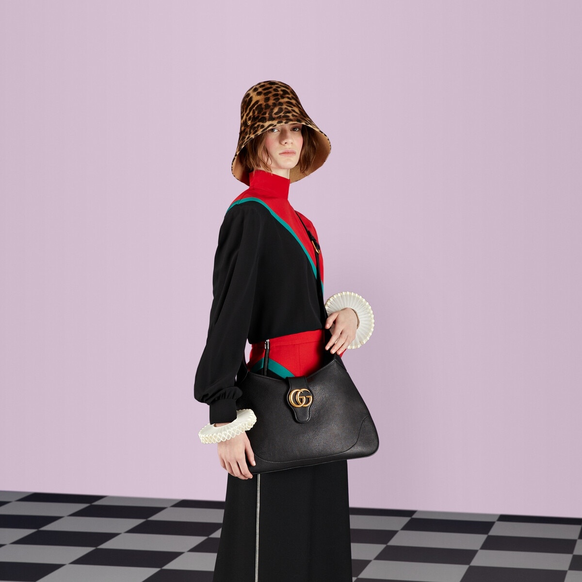 Medium crescent-shaped shoulder bag - 6