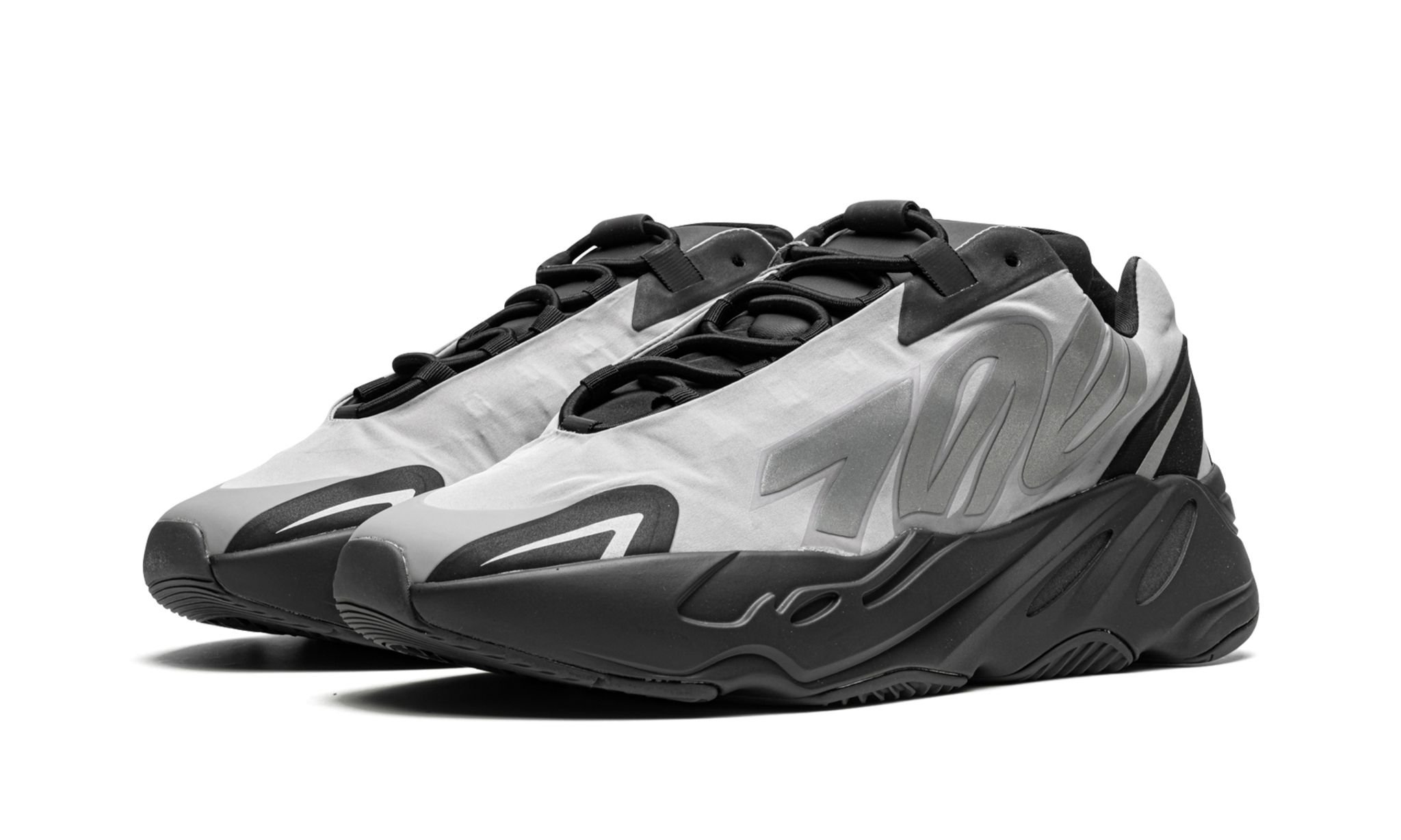 Yeezy 700 MNVN "Metallic" - 2