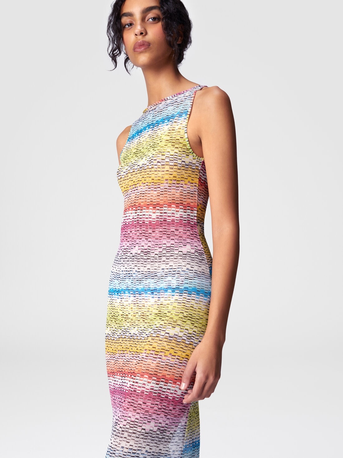 Long sleeveless dress in printed tulle - 4