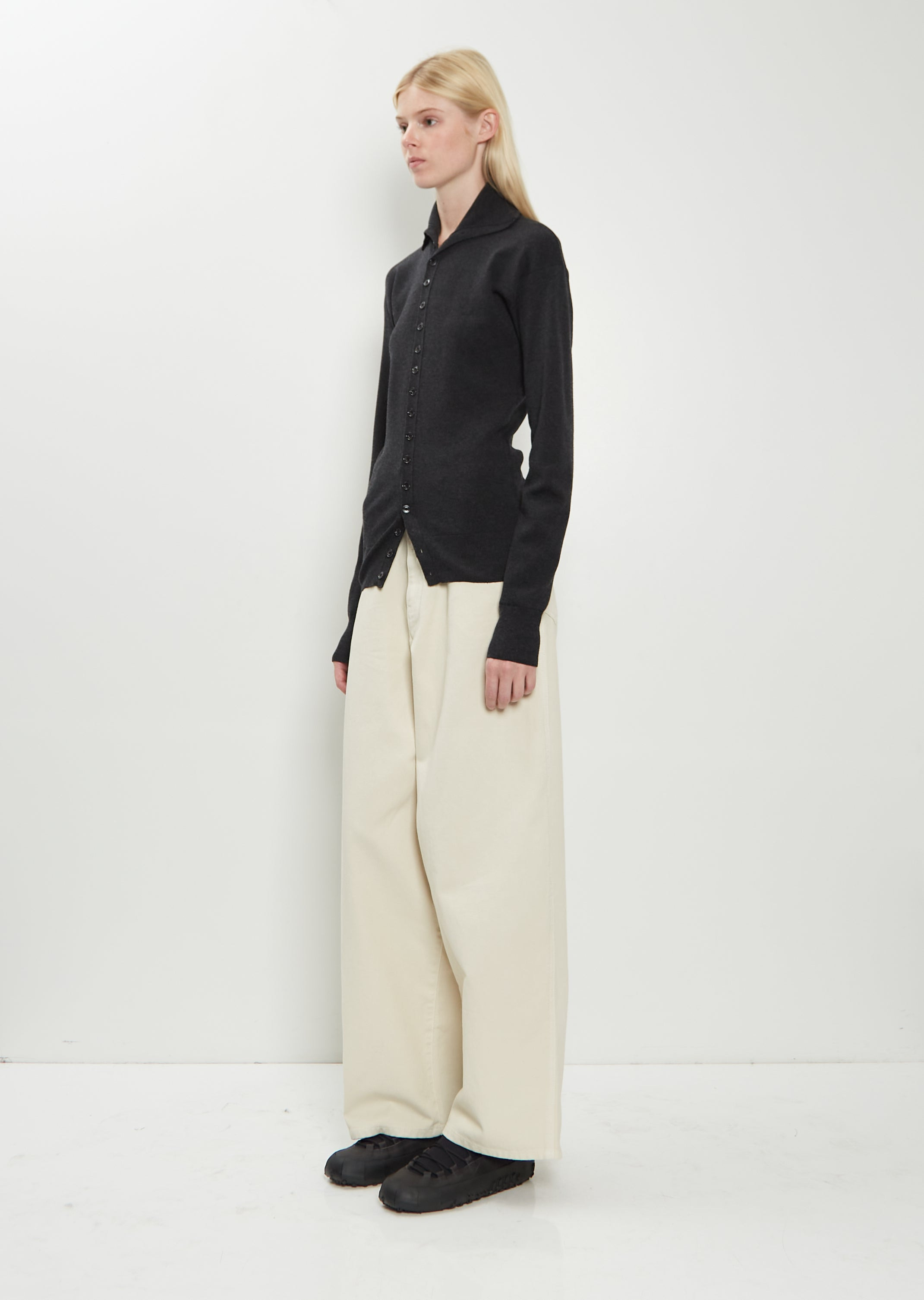 Buttons Fitted Wool Cardigan - 4