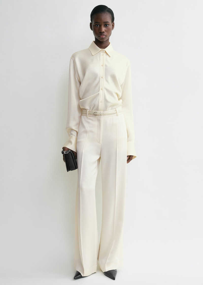 Totême Slouch waist shirt macadamia outlook