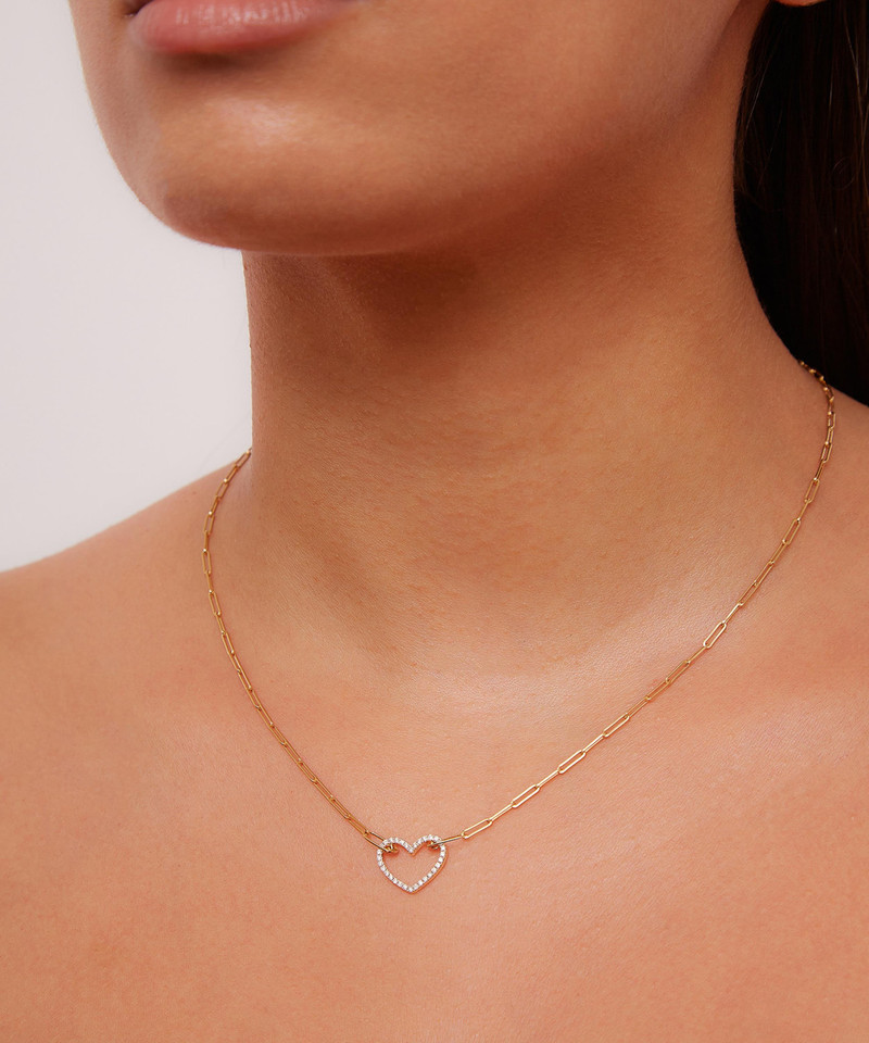 Yvonne Léon 18ct Gold Small Diamond Heart Pendant Necklace outlook