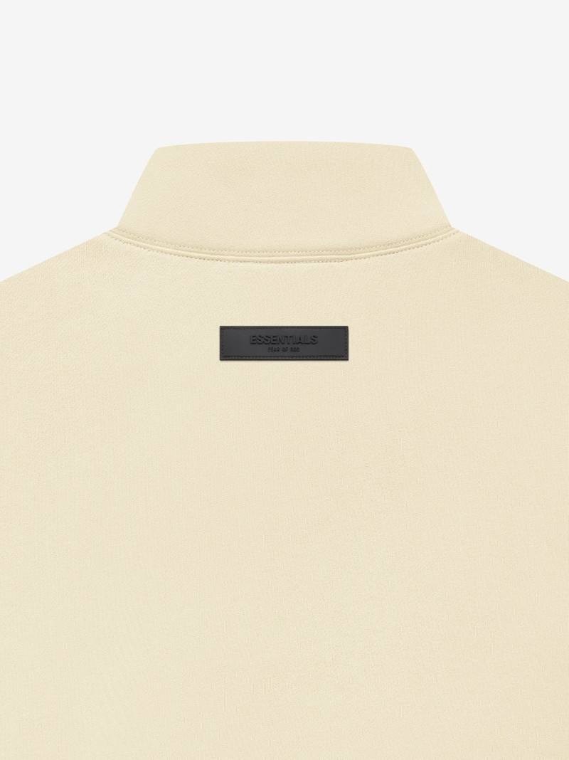 ESSENTIALS Essentials Mockneck outlook