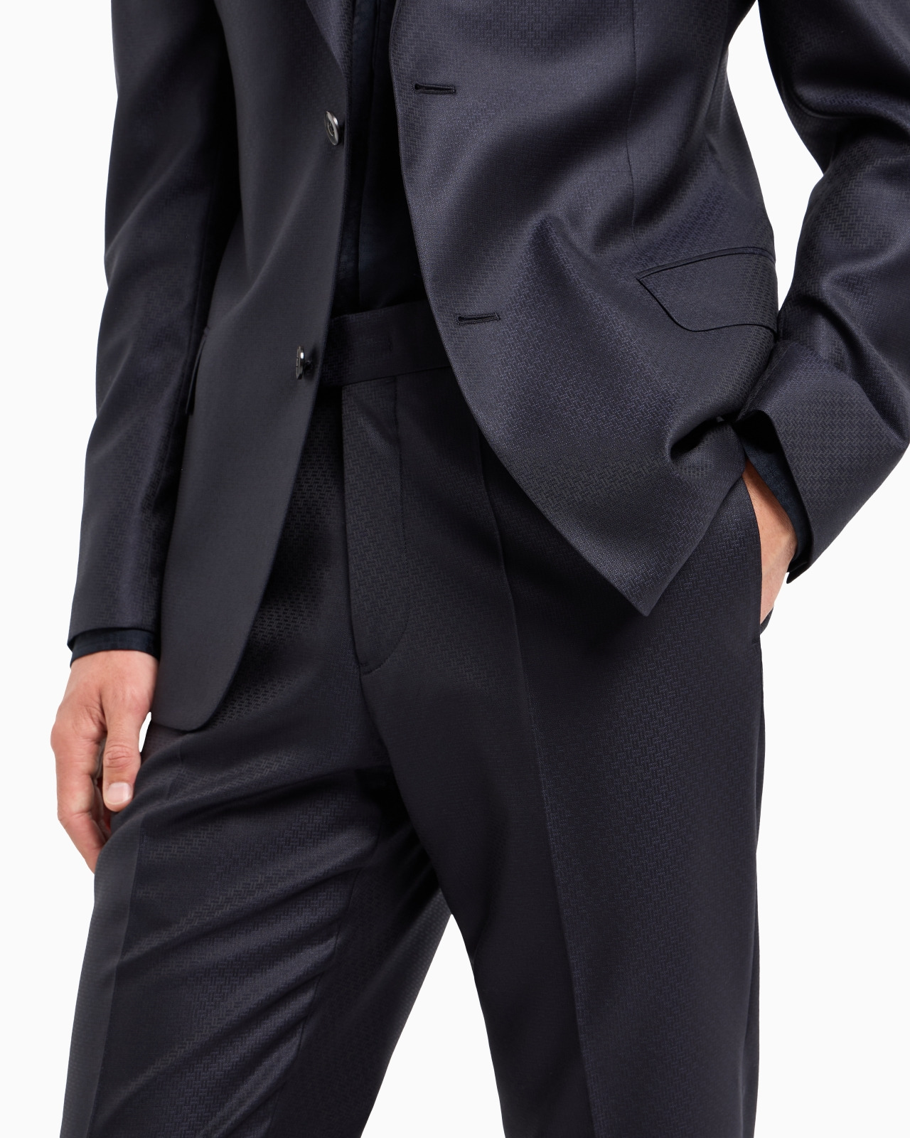 Single-breasted suit in a micro-effect jacquard wool and silk - 6