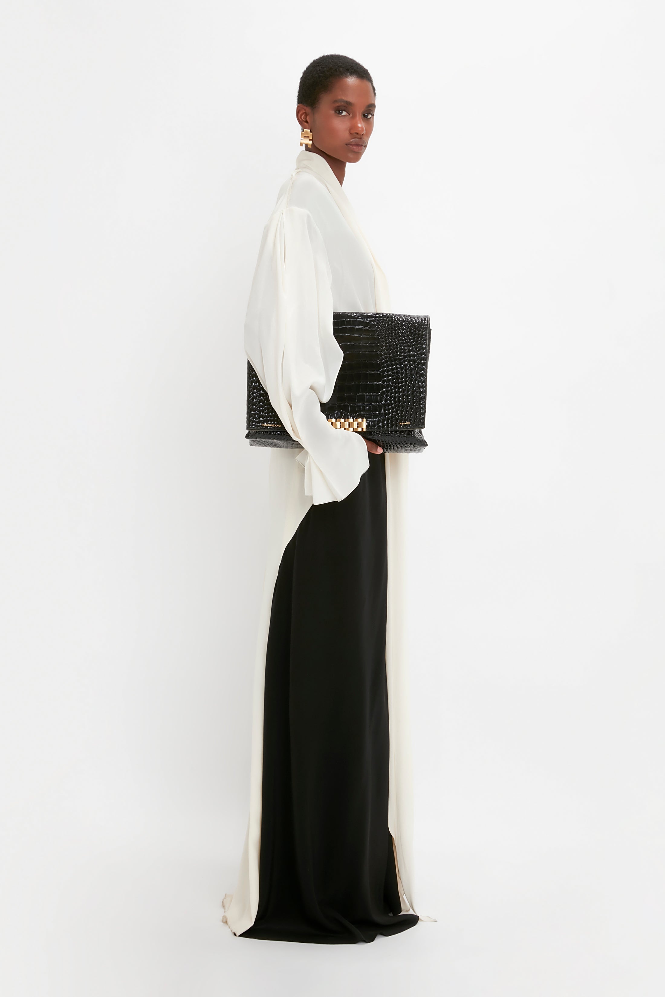 Jumbo Chain Pouch in Black Croc-Effect Leather - 6