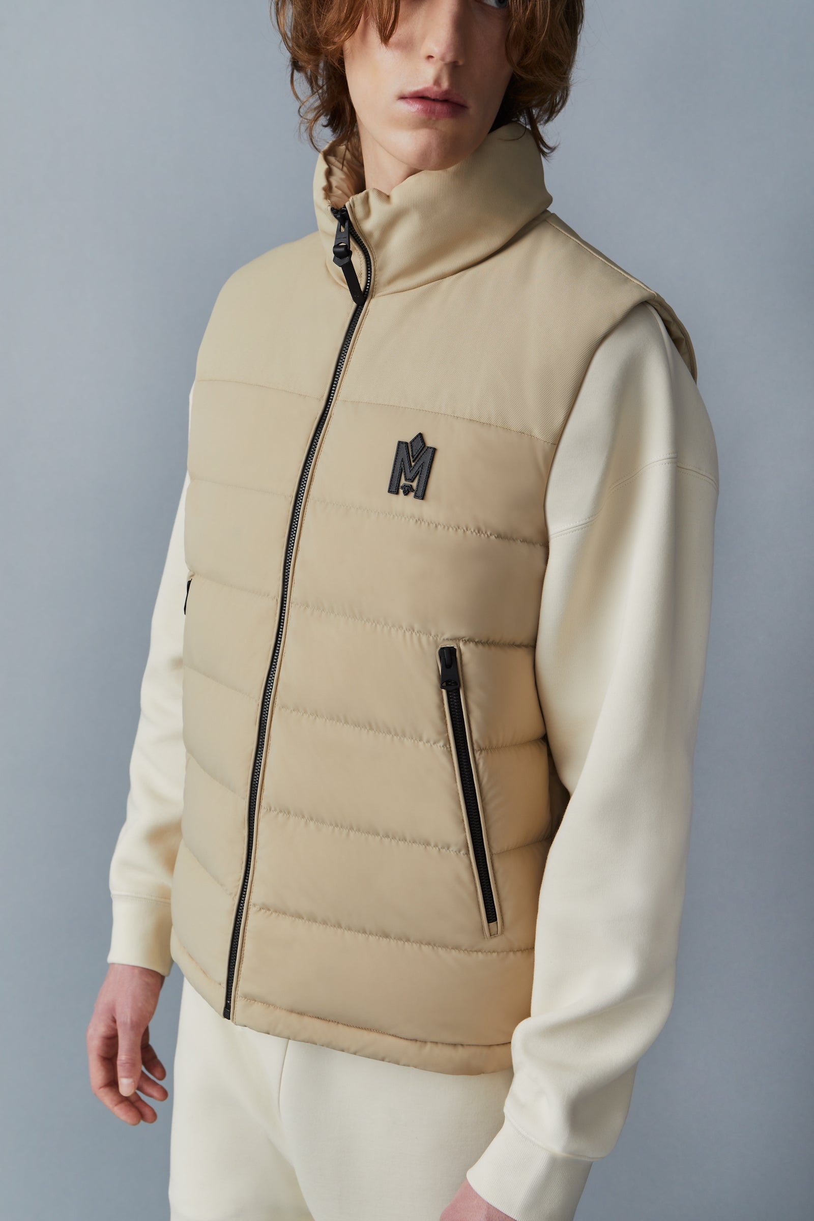BOBBIE Stretch light down vest with stand collar - 5