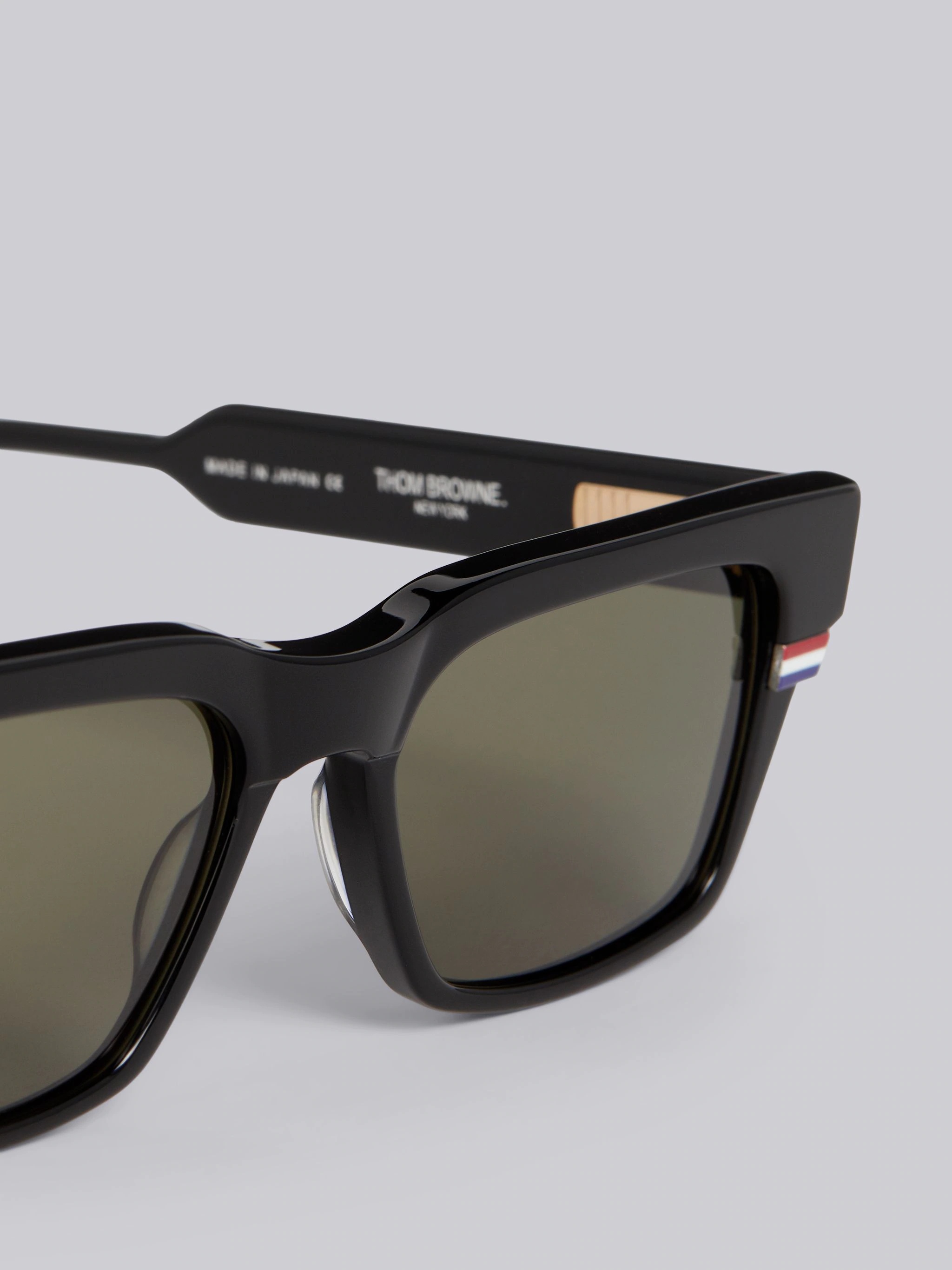 TB714 - Black Tri-Color Line Rectangle Sunglasses - 2