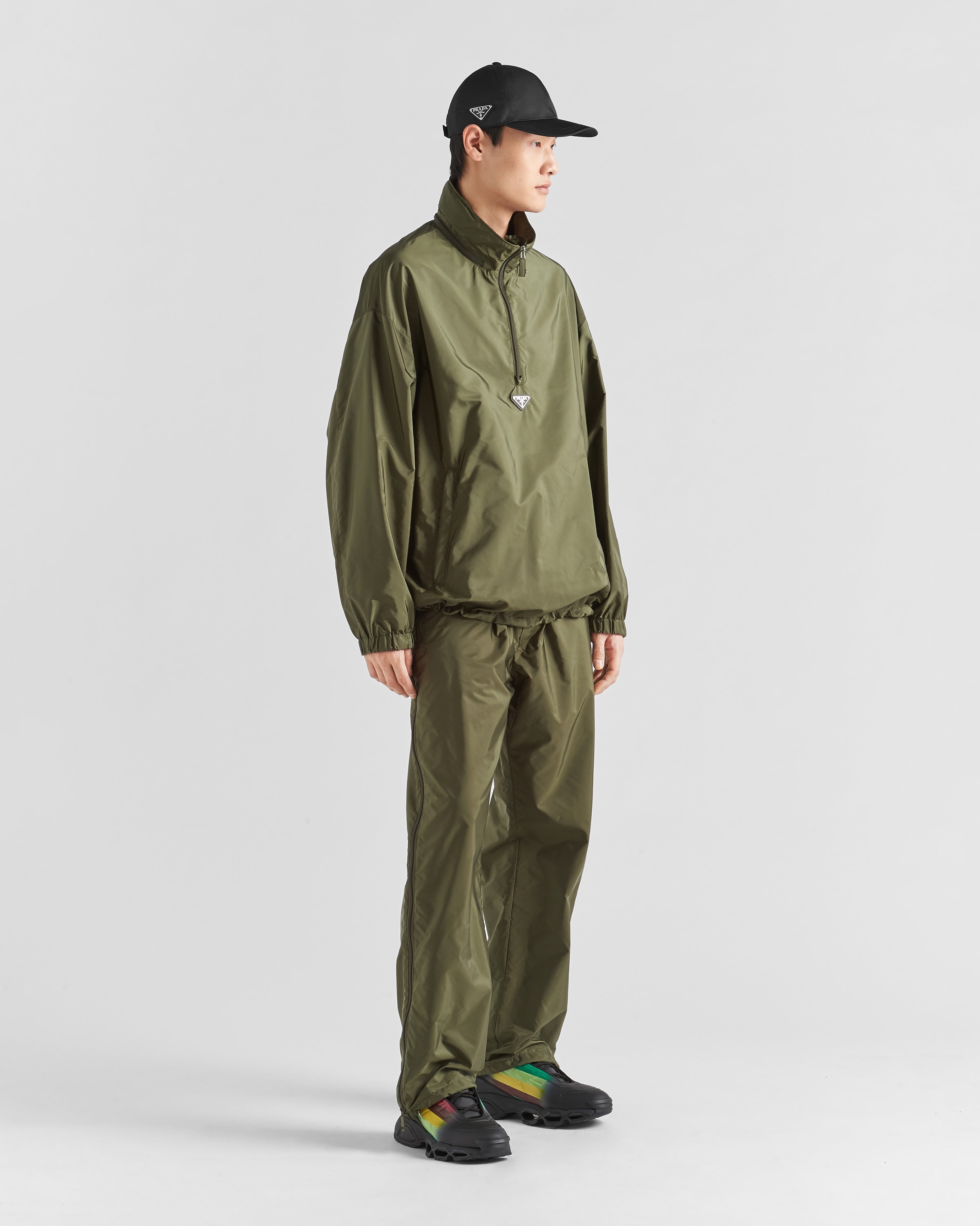 【関税&送料込】Prada Mud Re-Nylon Windbreaker Prada Hooded Re-Nylon Windbreaker Jacket Black Men's - SS22 - US