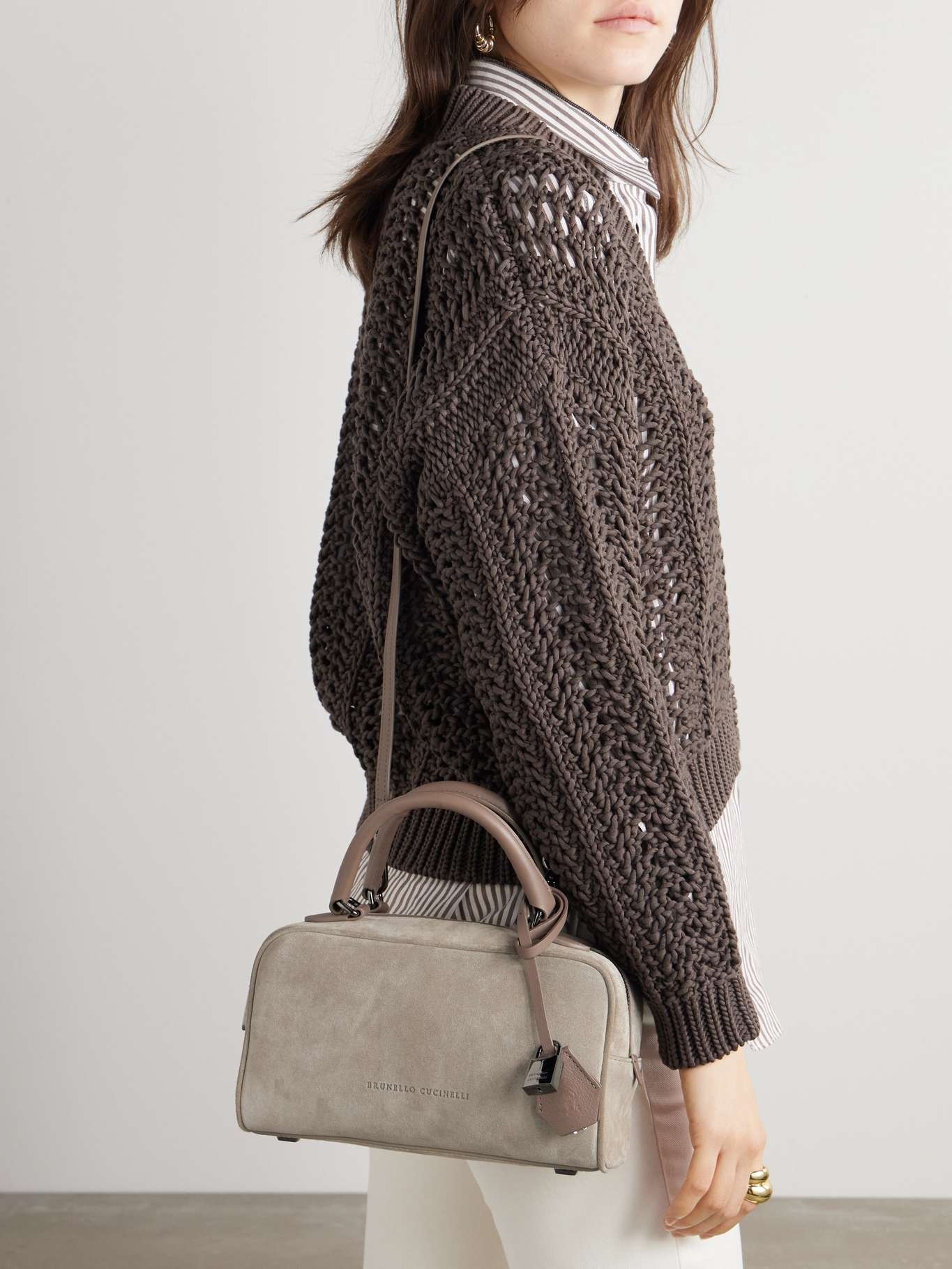 Leather-trimmed suede shoulder bag Gray - 6