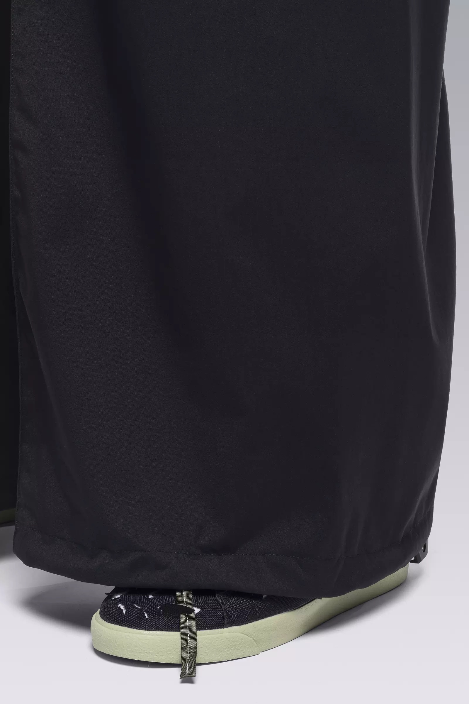 P54-E Encapsulated Nylon Pleated Trouser Black - 27
