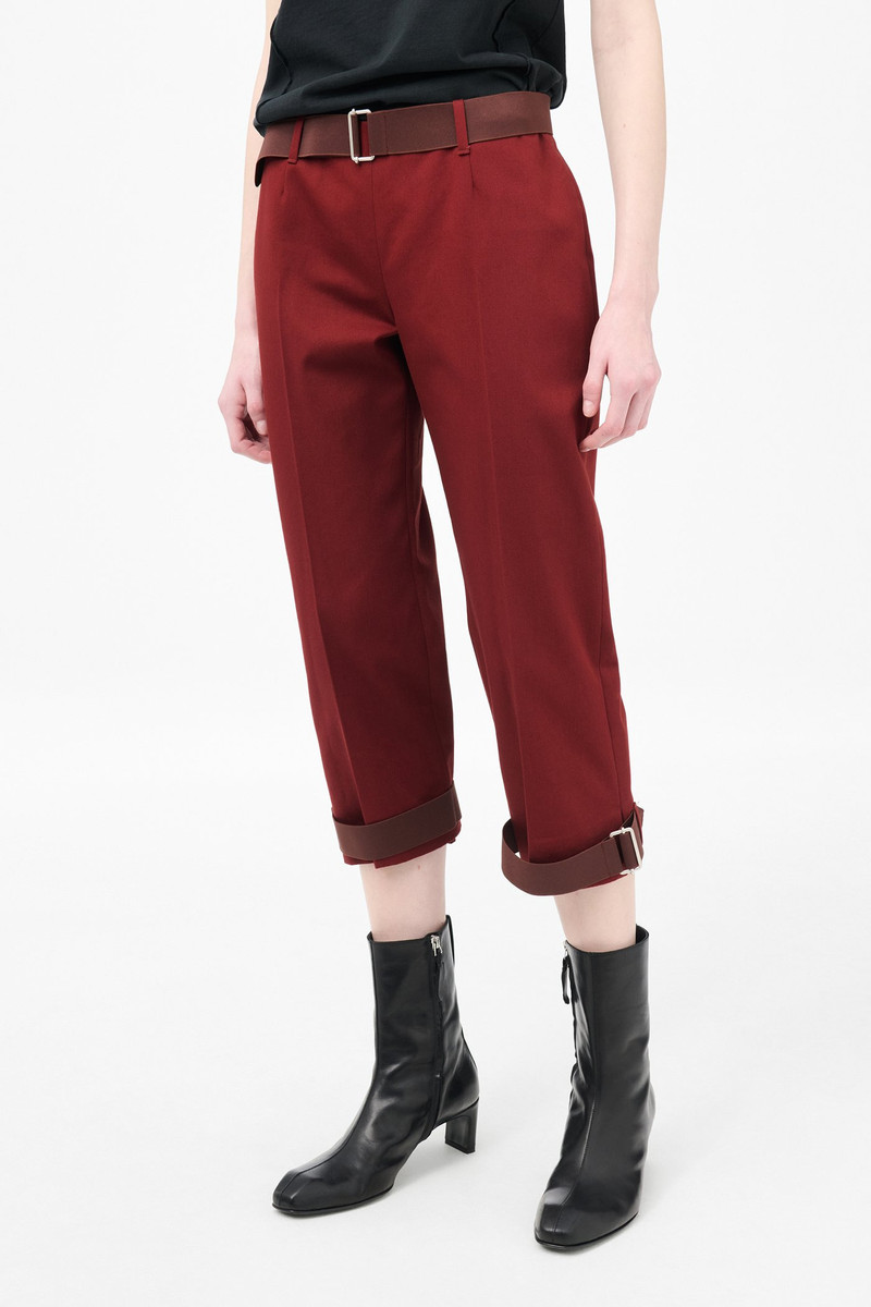 Sporty Capri Profound Red Megatwist Twill 3