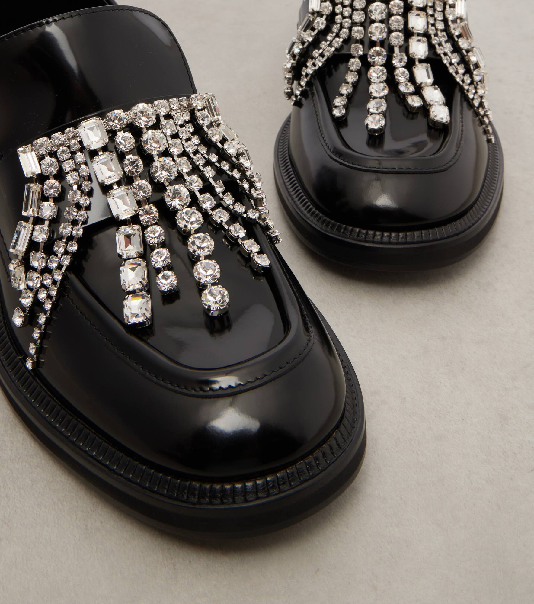 Tylor embellished leather loafer pumps - 5
