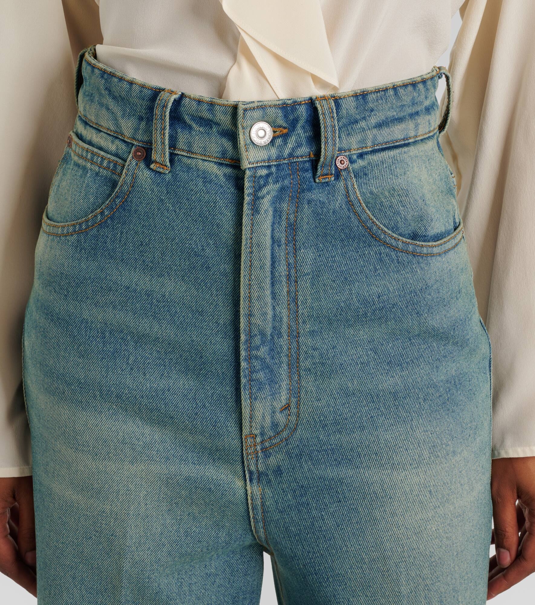 High-rise flared jeans - 4