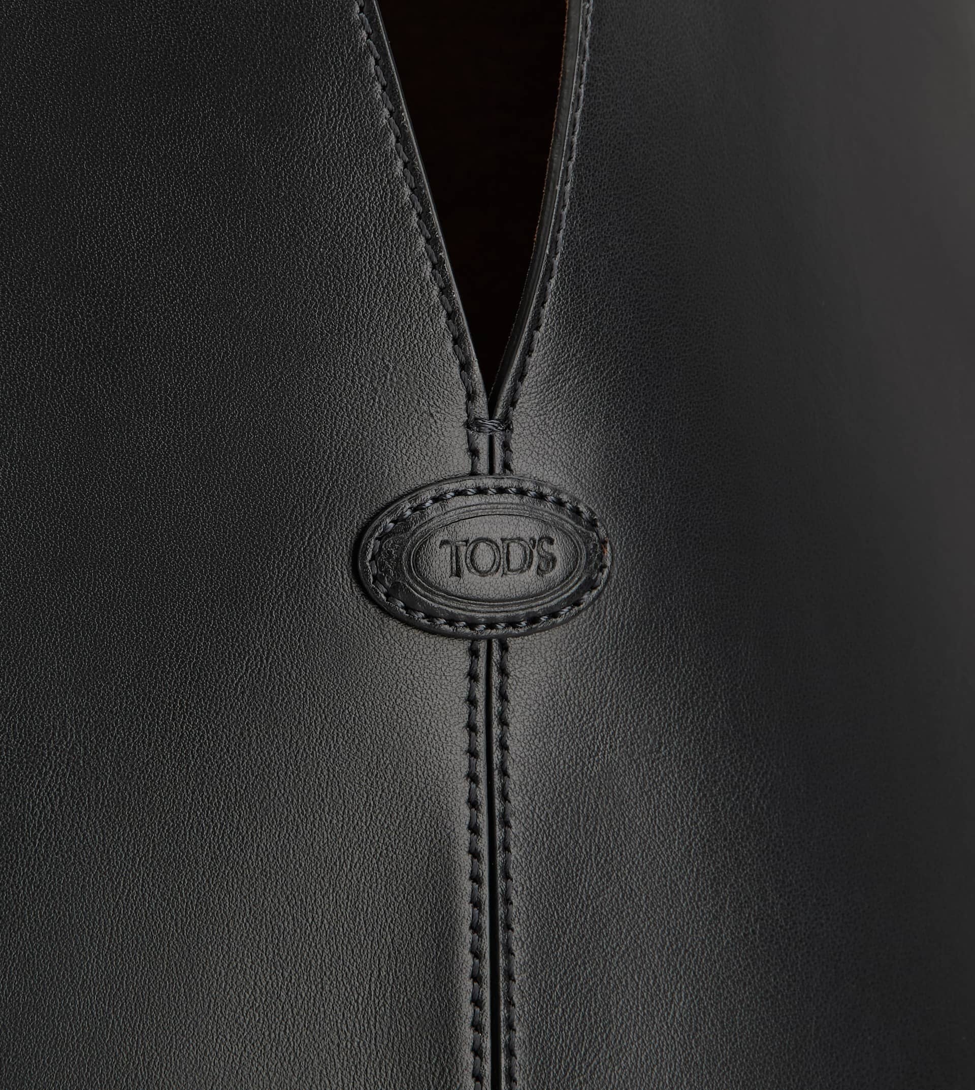 TOD'S DI BAG FOLIO SHOULDER BAG IN LEATHER SMALL - BLACK - 6