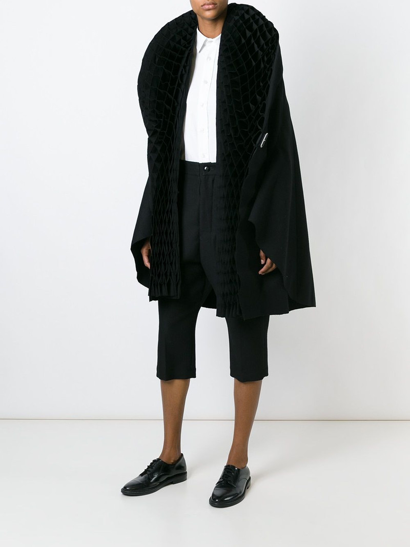 ruff collar cape 3