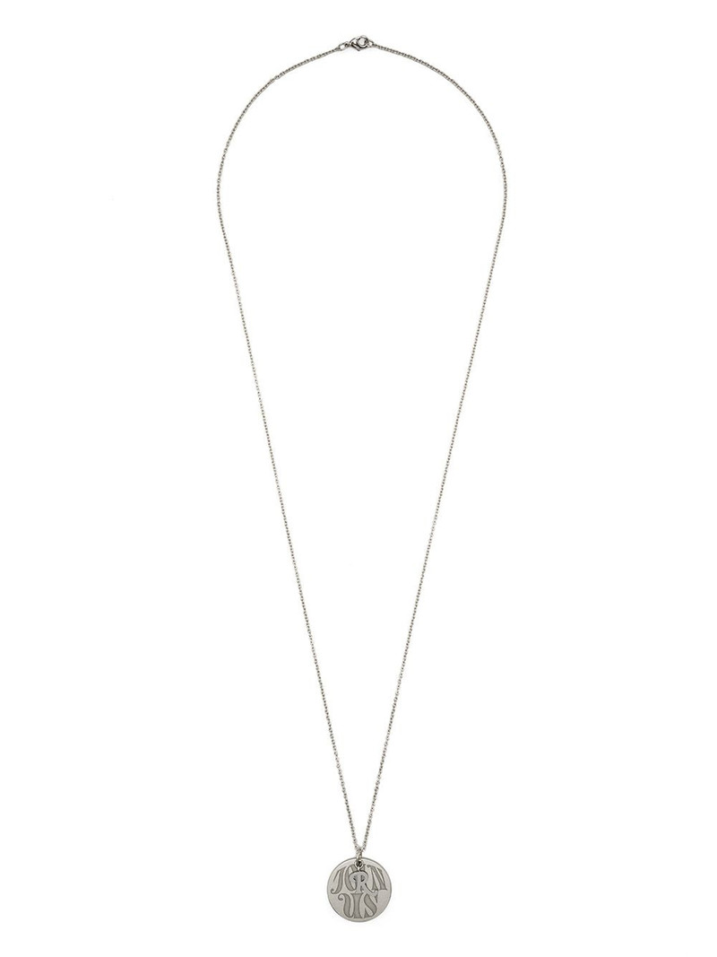 circular-pendant clasp-fastening necklace 3