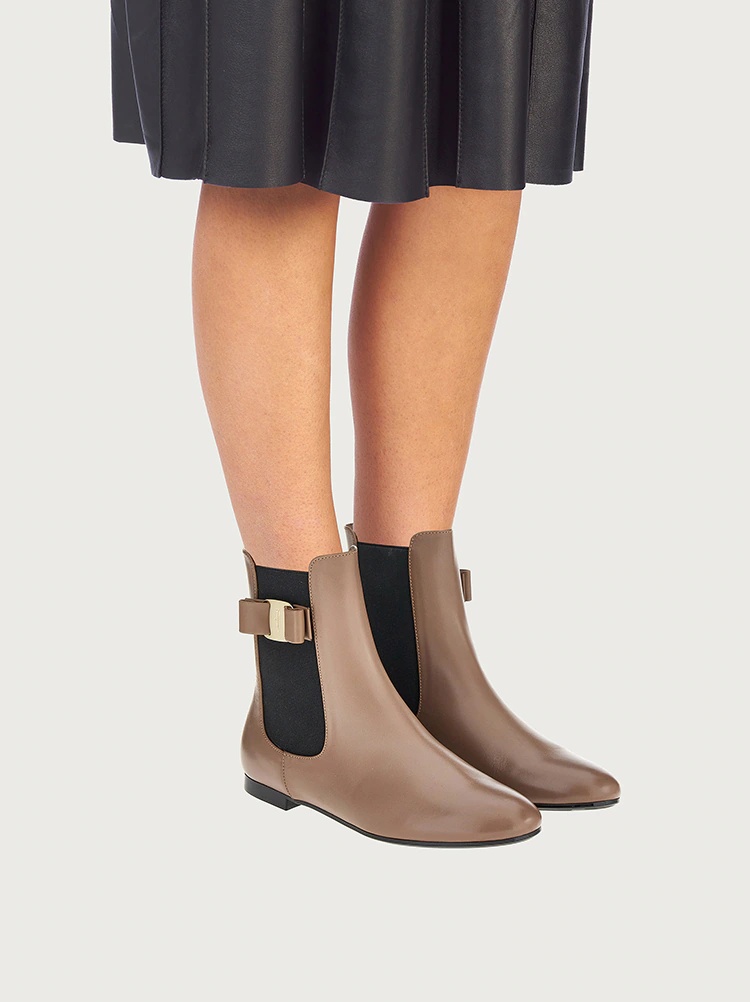 CHELSEA BOOT WITH VARA BOW - 5
