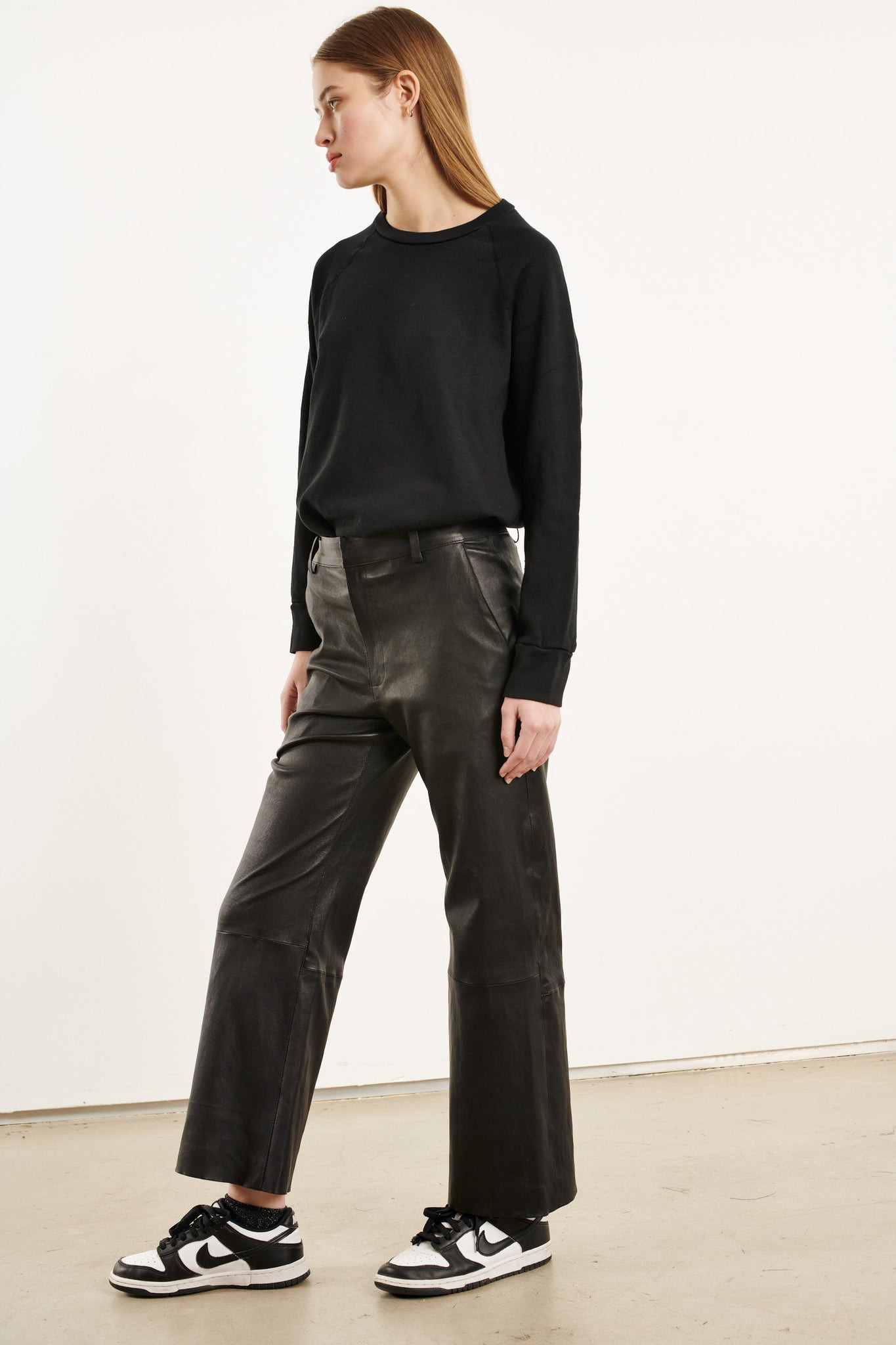BLACK RAGLAN SWEATER - 3