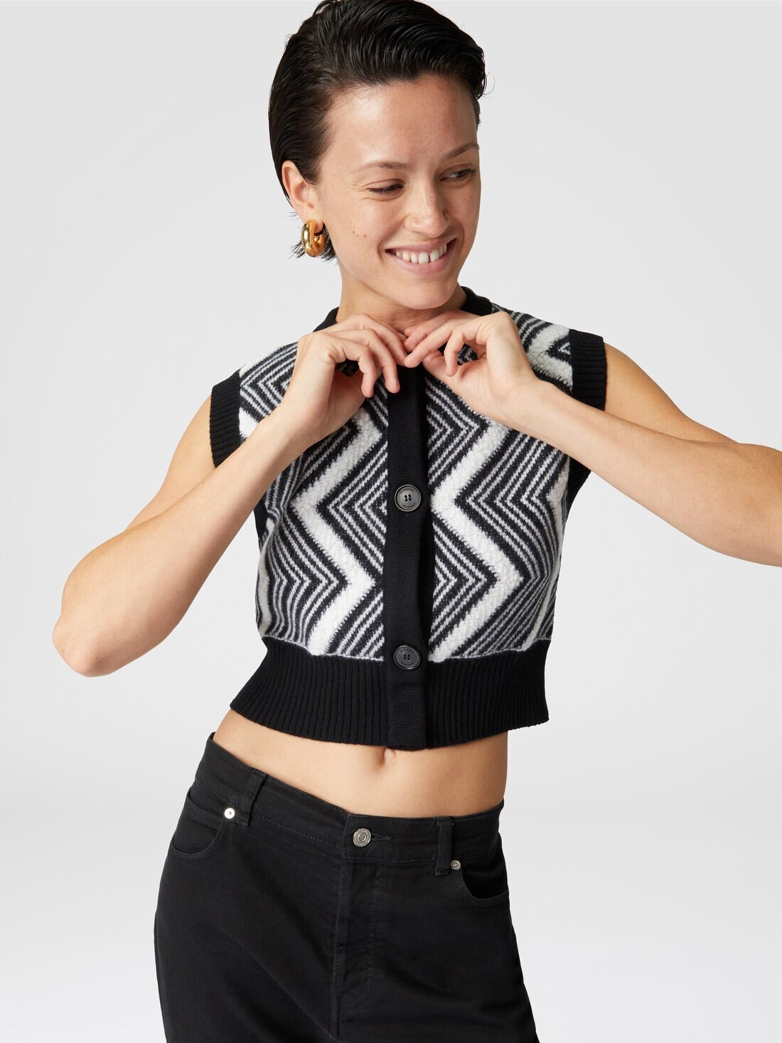 Wool bolero with buttons and terrycloth stitch chevron - 4