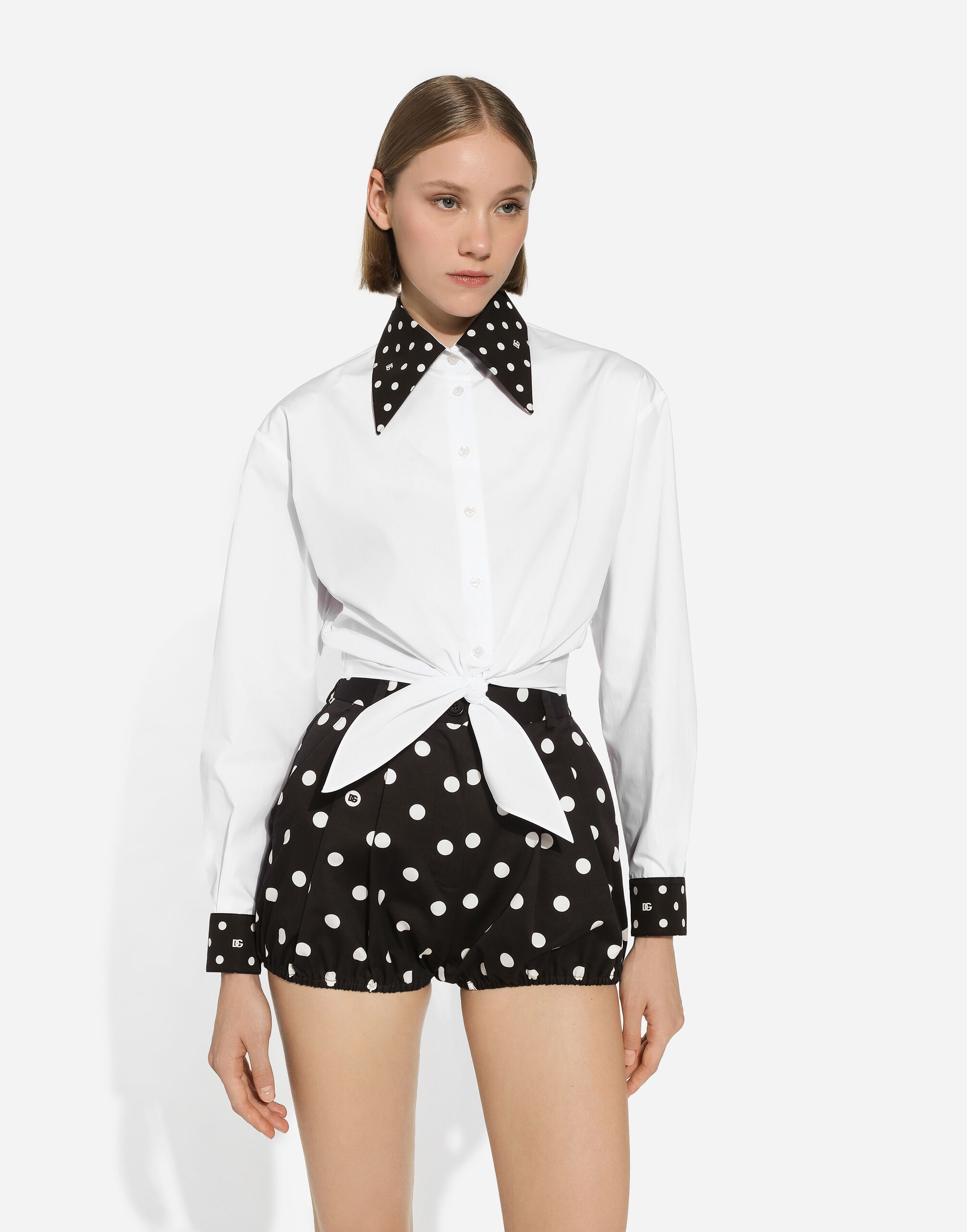 Cropped cotton poplin shirt with knot detail and polka-dot print - 4