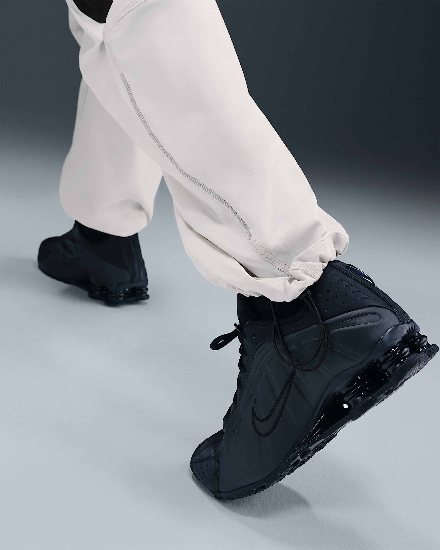 Nike Tech Men's Dri-FIT Woven Color-Block Oversized Pants - 6