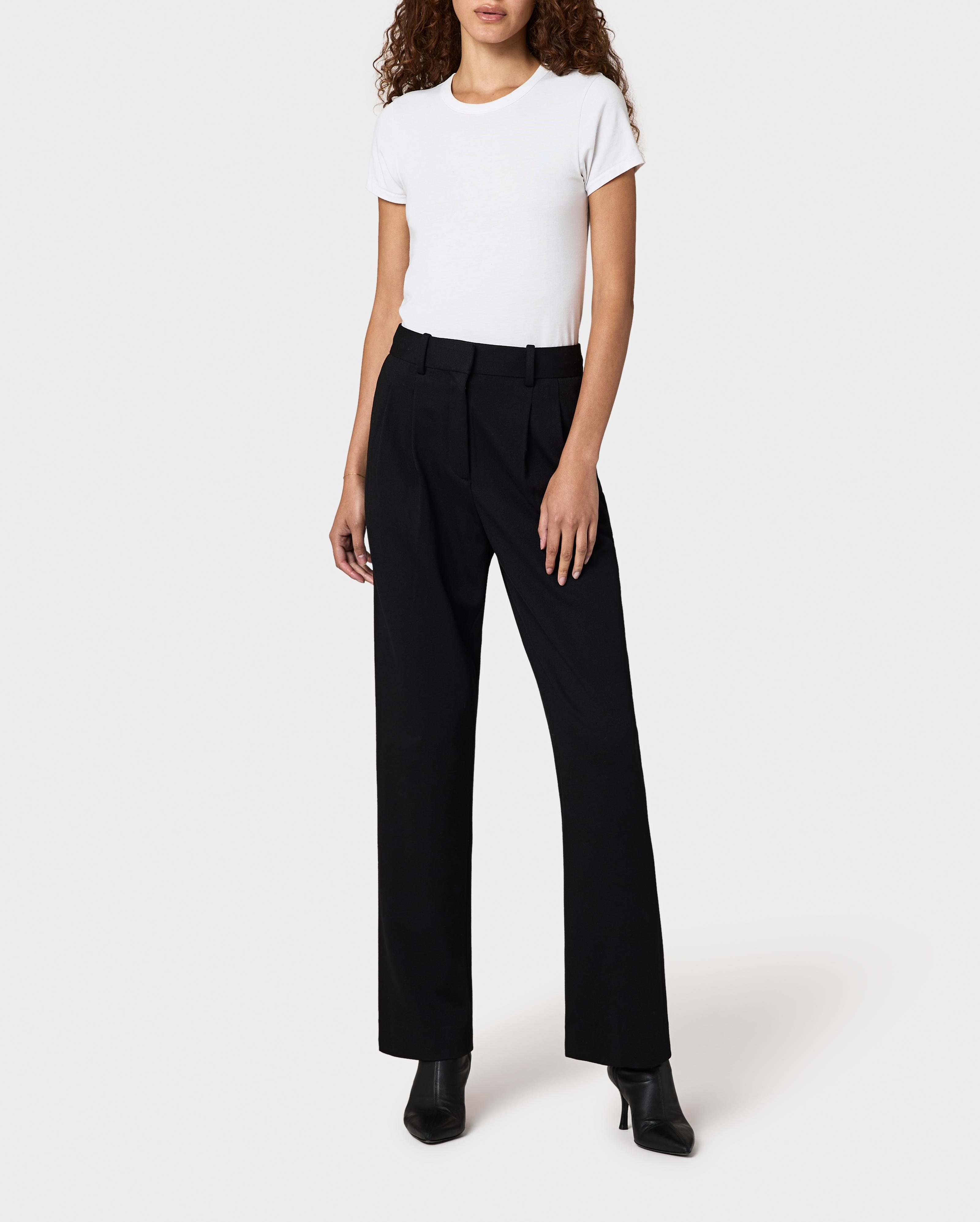 Clover Viscose Pant
Classic Fit - 1