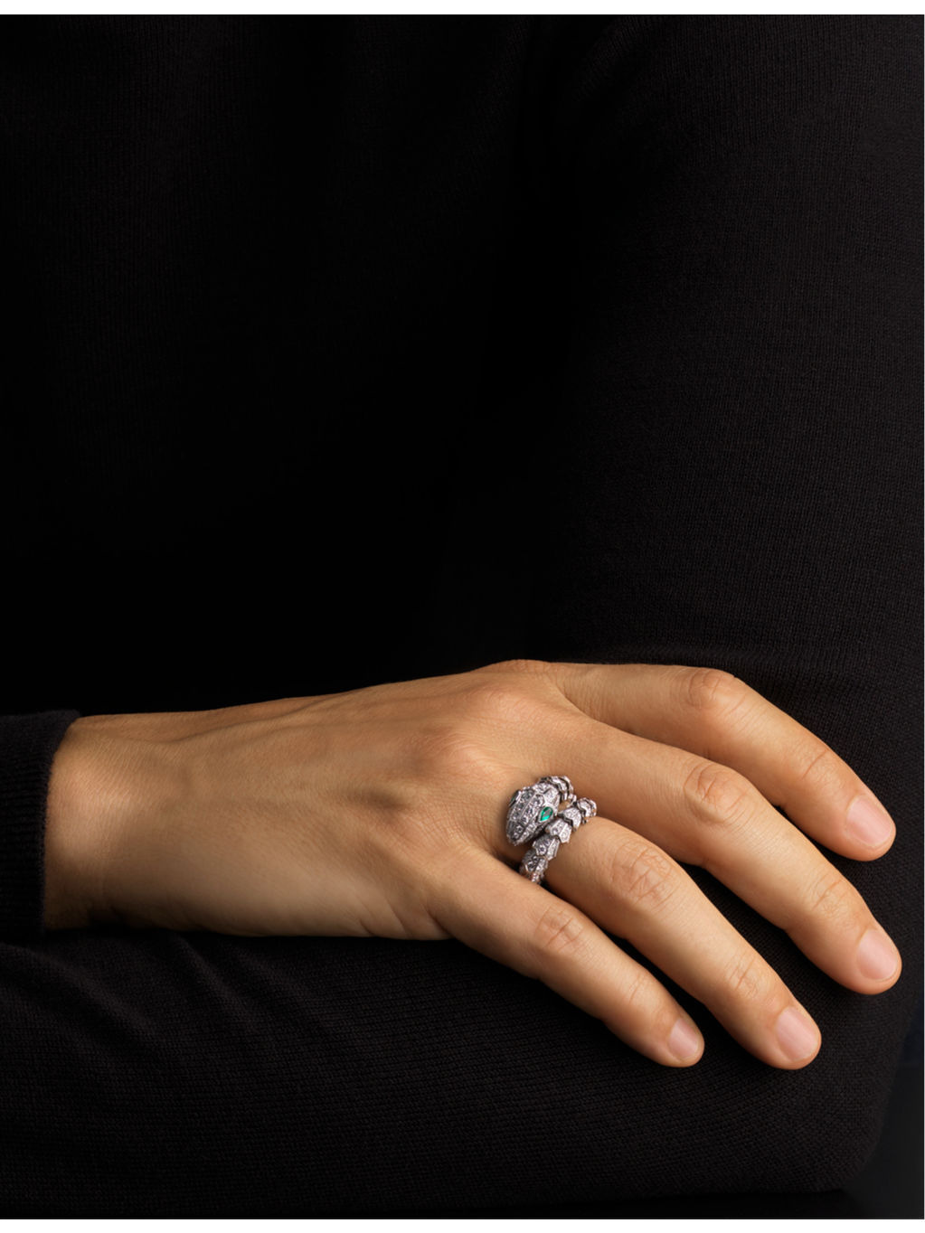 Serpenti Tubolari 18ct white-gold, 3.75ct brilliant-cut diamond and 0.26ct emerald ring - 2