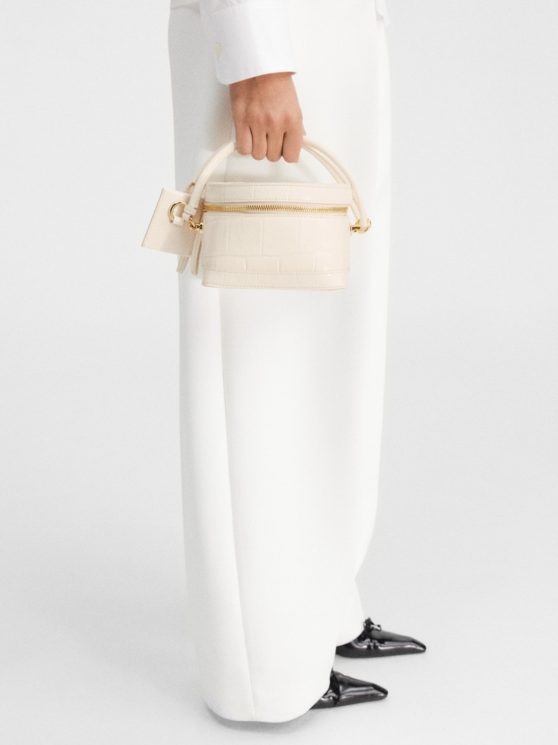 JACQUEMUS Le Vanito outlook