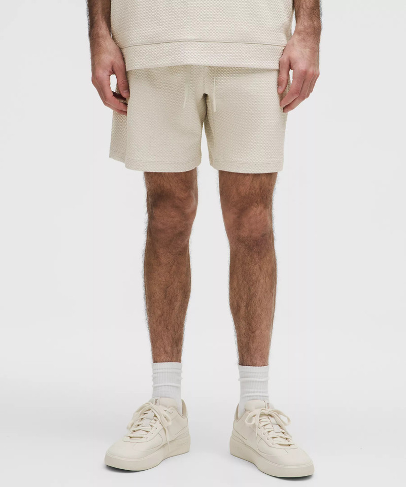 Textured Double-Knit Cotton Short 7" 1