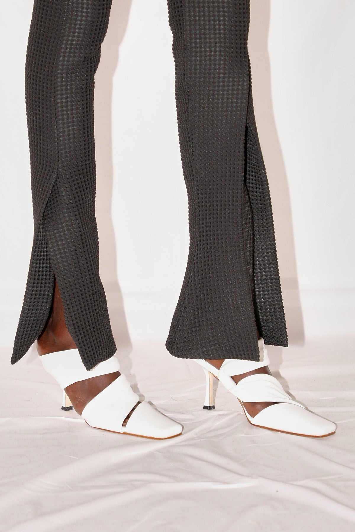 CAROLINE TWISTED STRAP PUMP WHITE - 7