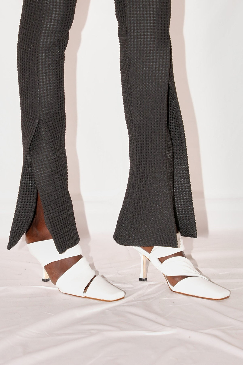 CAROLINE TWISTED STRAP PUMP WHITE 7