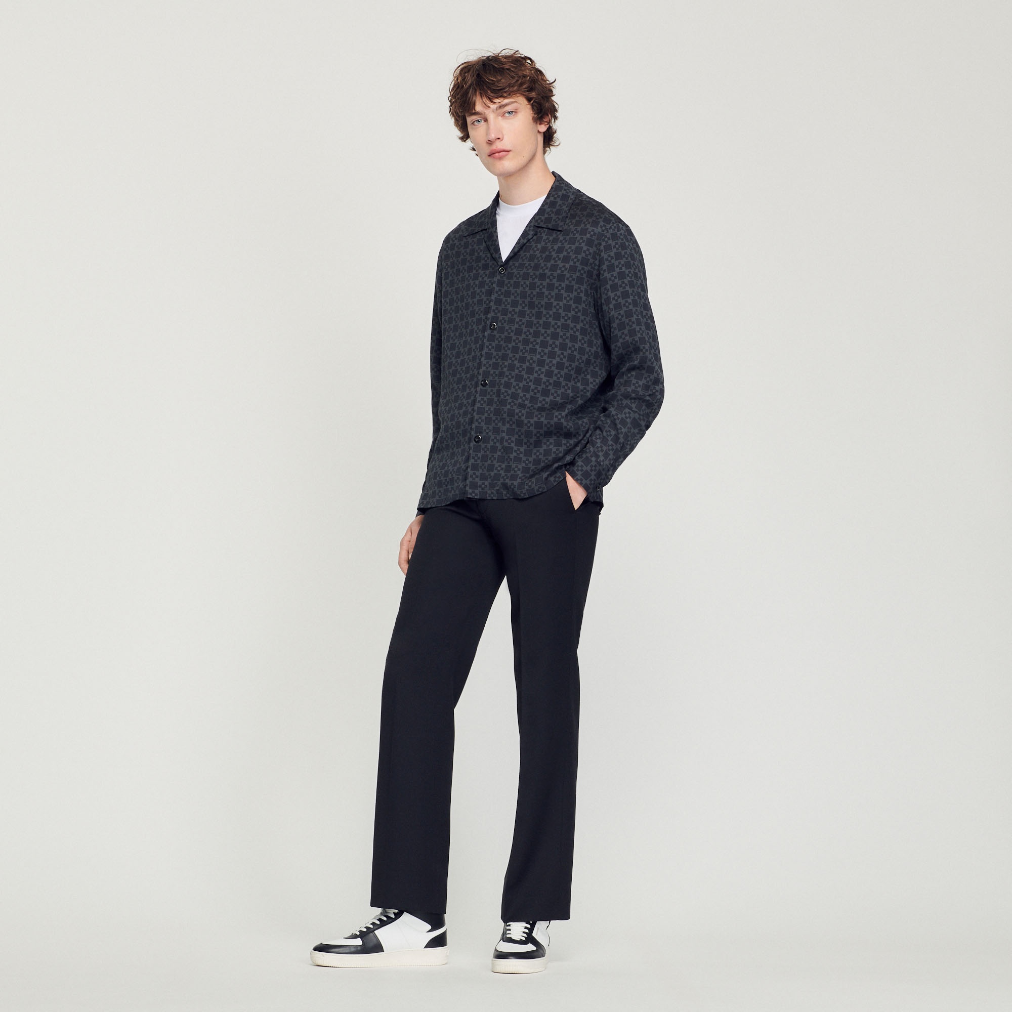 Flowing shirt with spread collar - 5