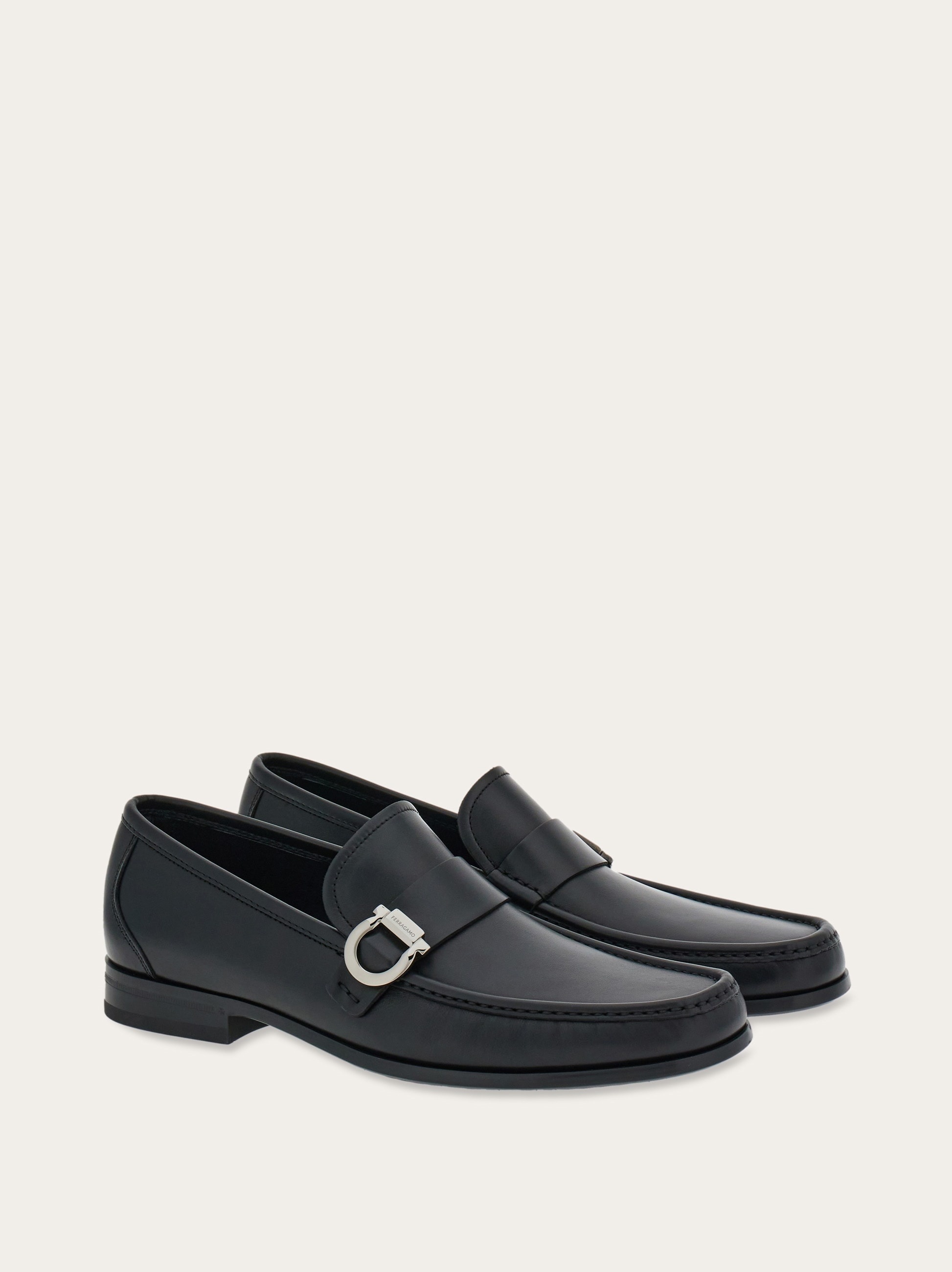 Moccasin with Gancini ornament - 5