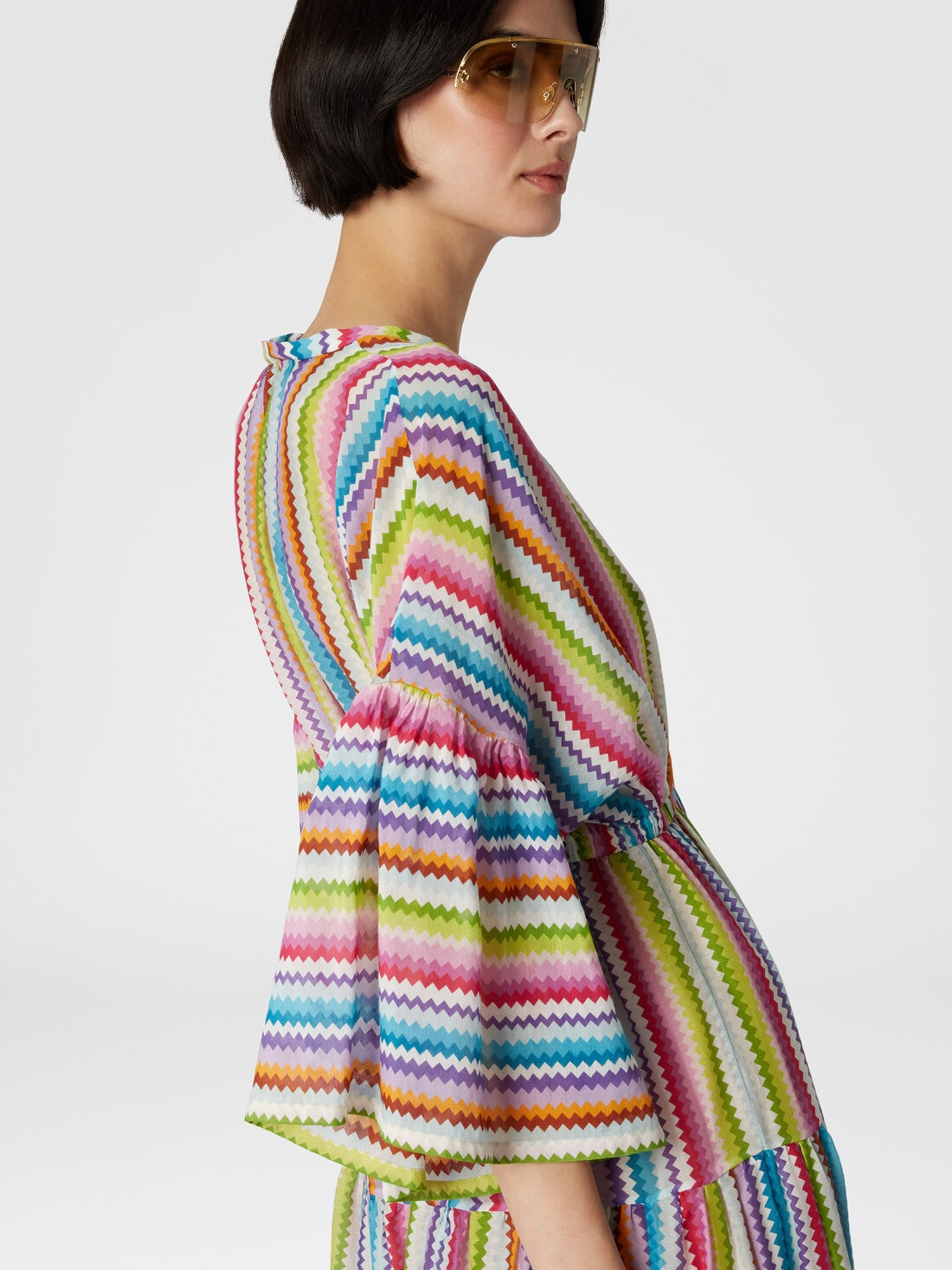 Long cover-up dress with flounces and zig zag print - 5
