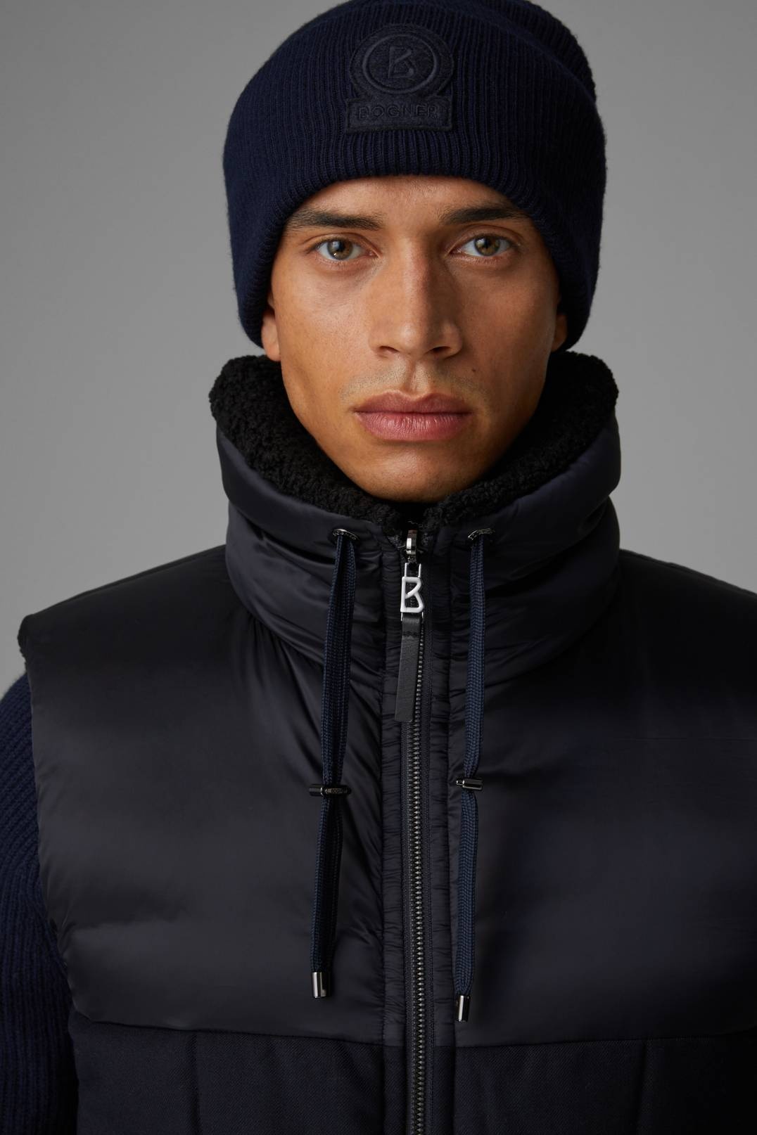 XENO REVERSIBLE DOWN WAISTCOAT IN NAVY BLUE - 5
