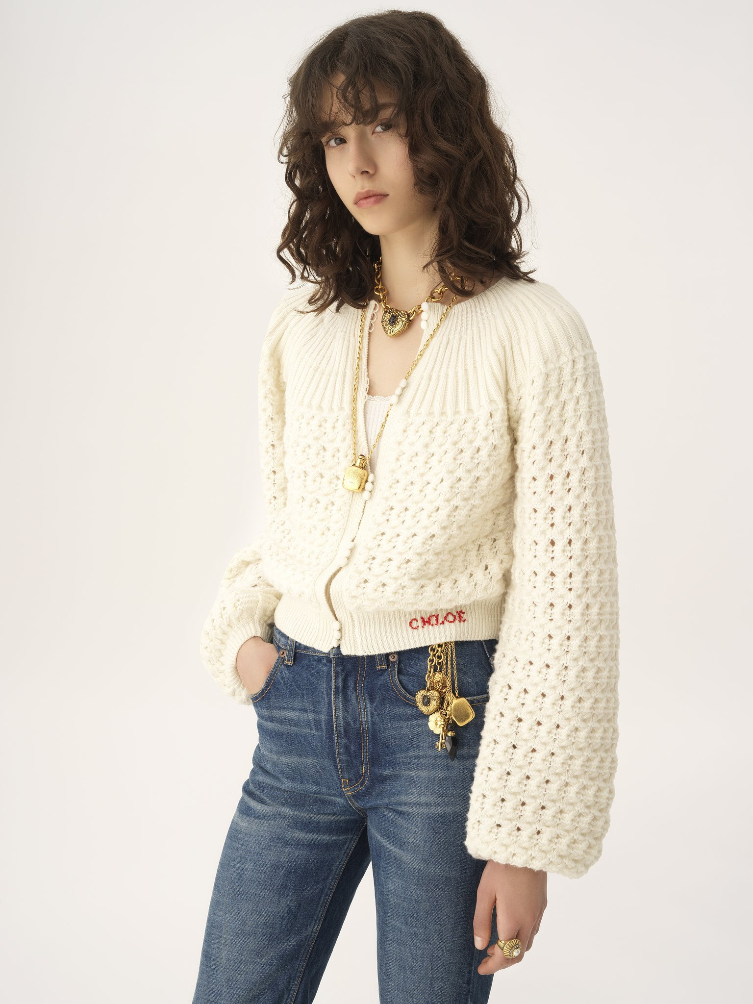ROUND-NECK CARDIGAN IN A WOOL & CASHMERE KNIT - 4
